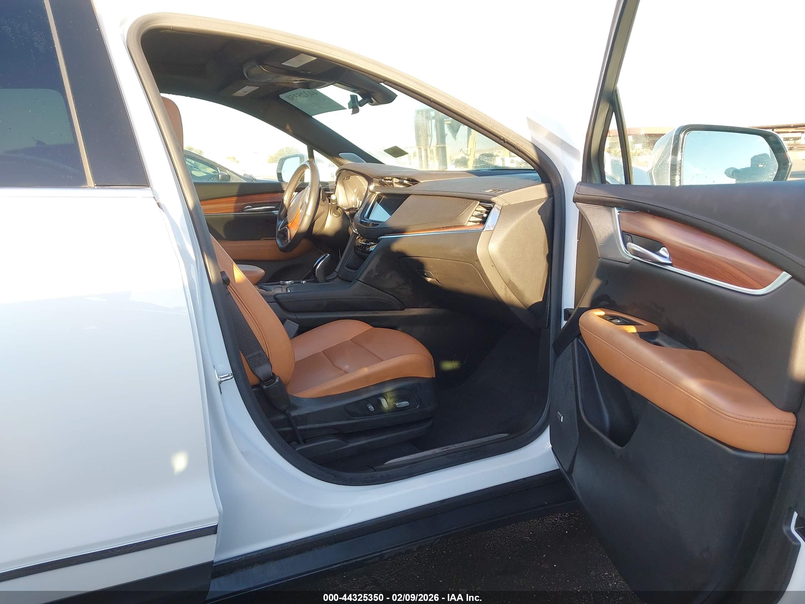CADILLAC XT5 image 5