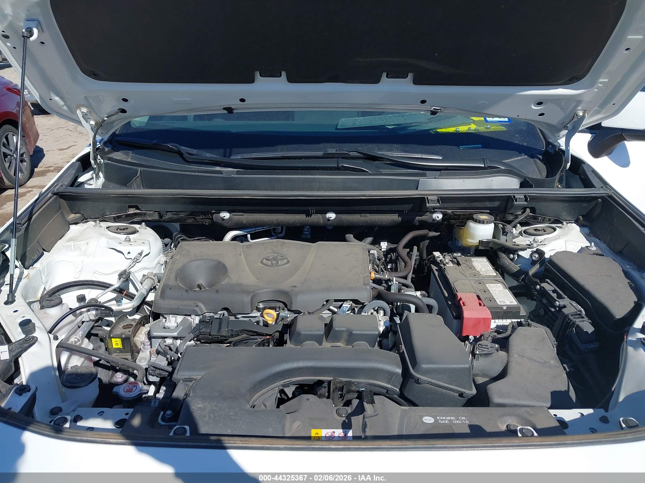 TOYOTA RAV4 image 10