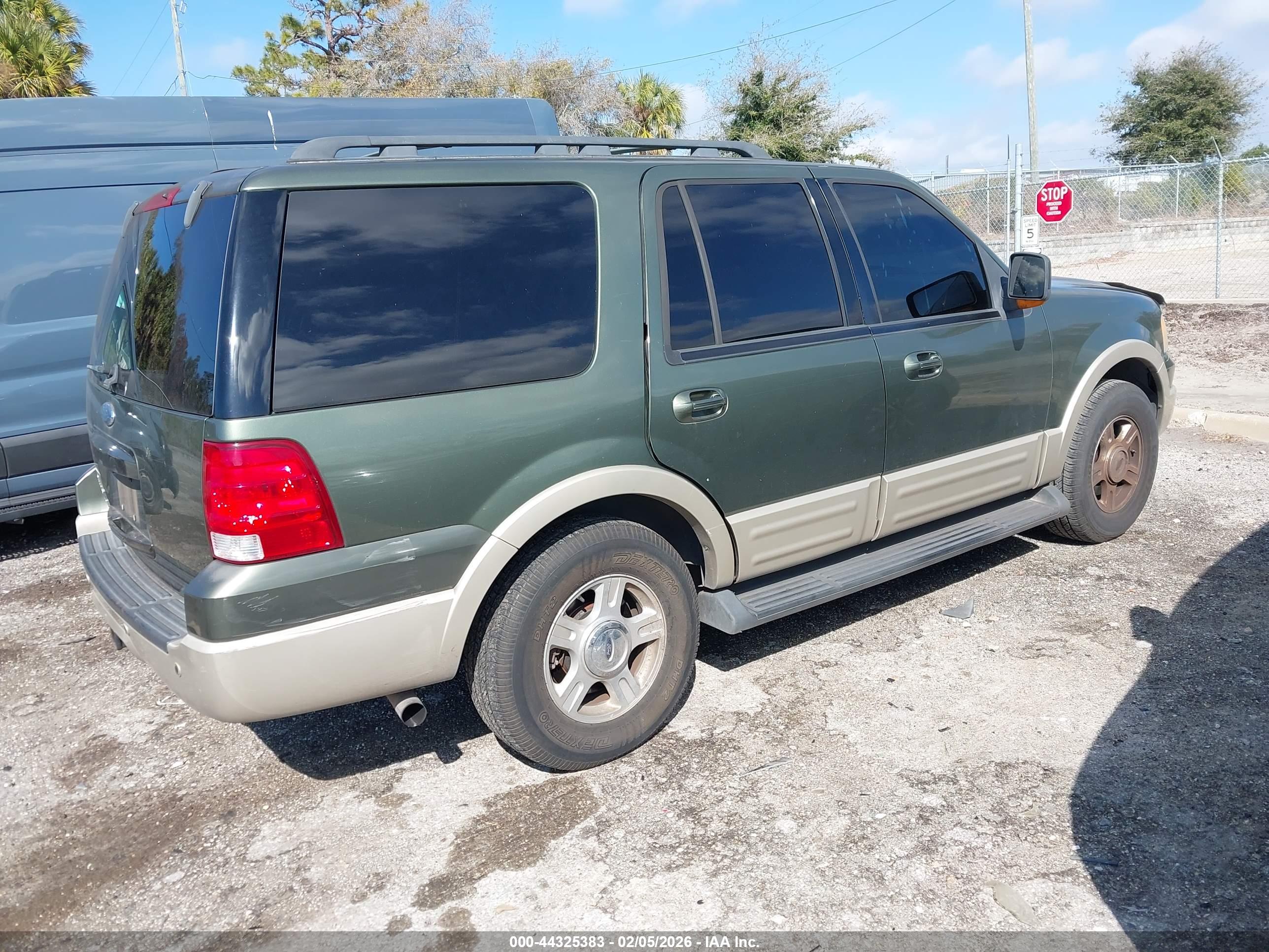 FORD EXPEDITION image 4