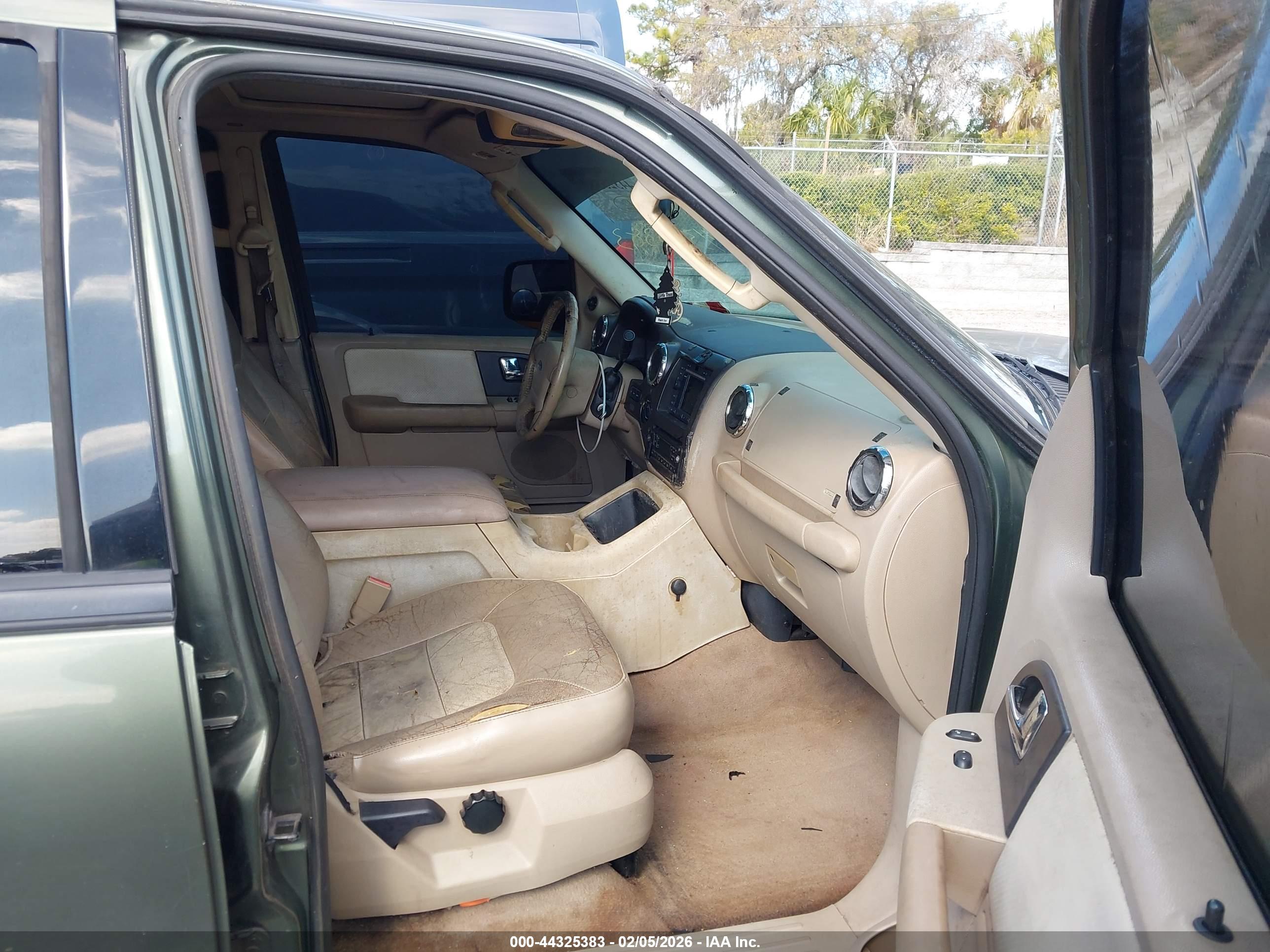 FORD EXPEDITION image 5
