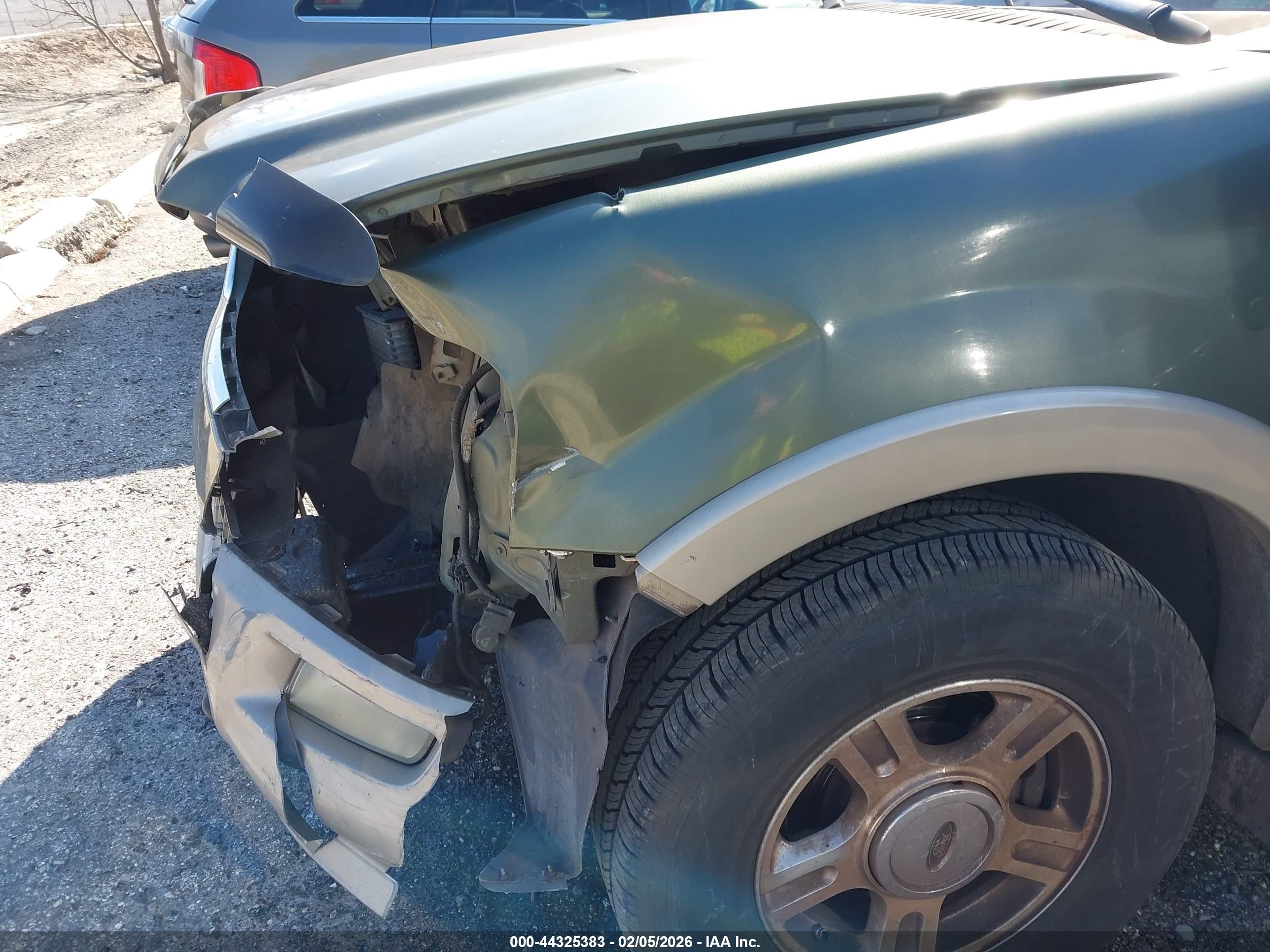 FORD EXPEDITION image 6