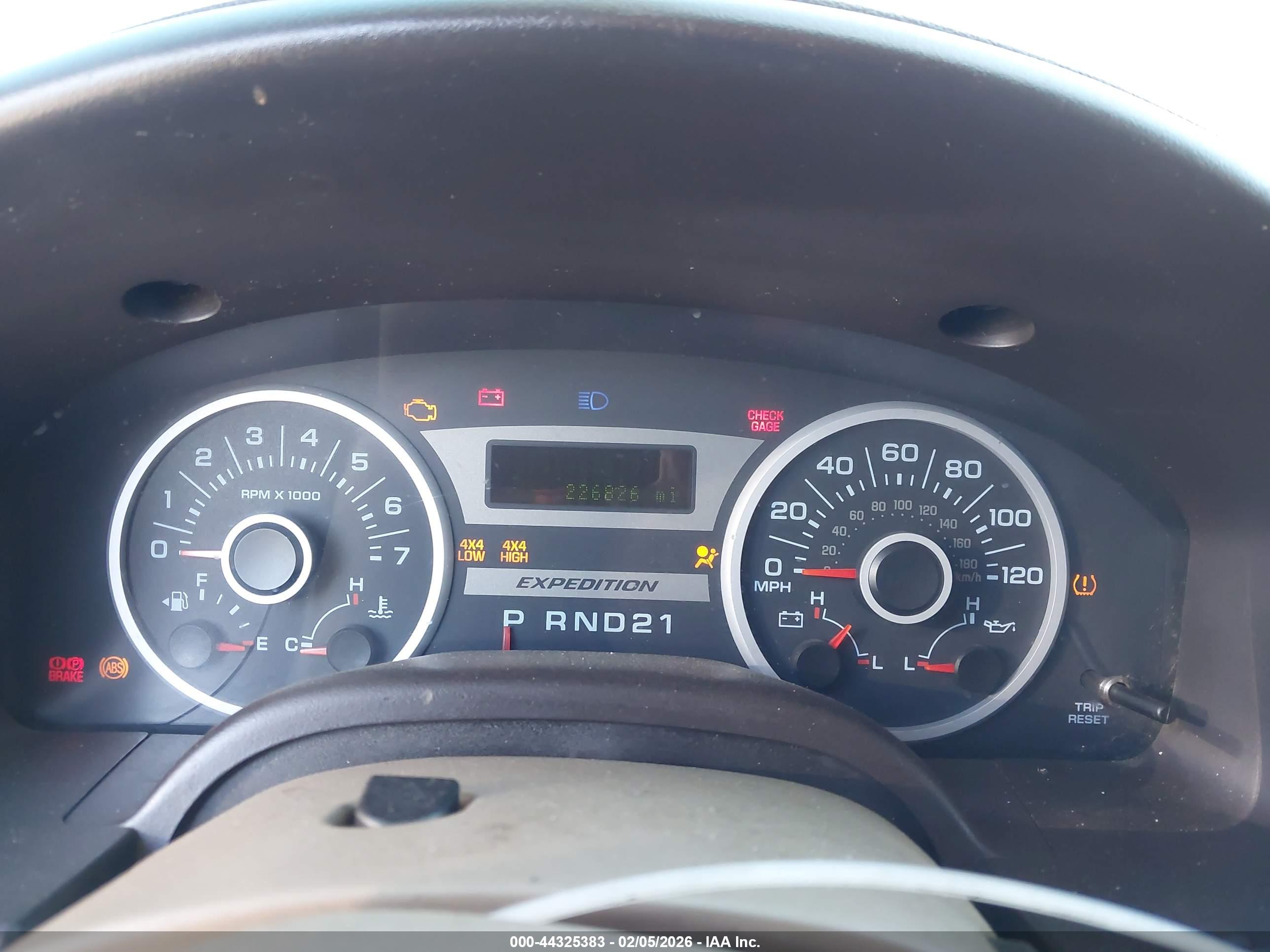 FORD EXPEDITION image 7