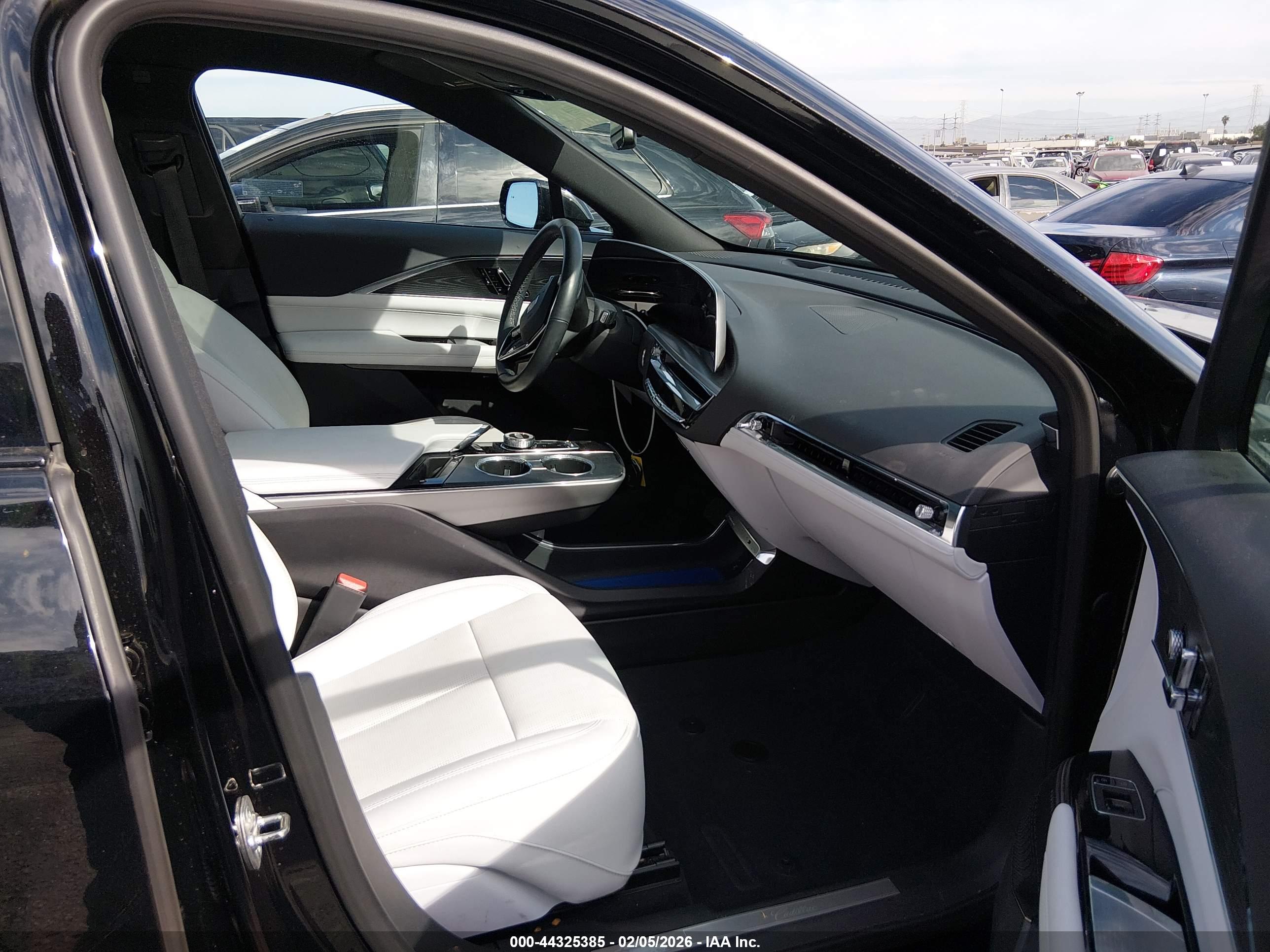 CADILLAC LYRIQ image 5