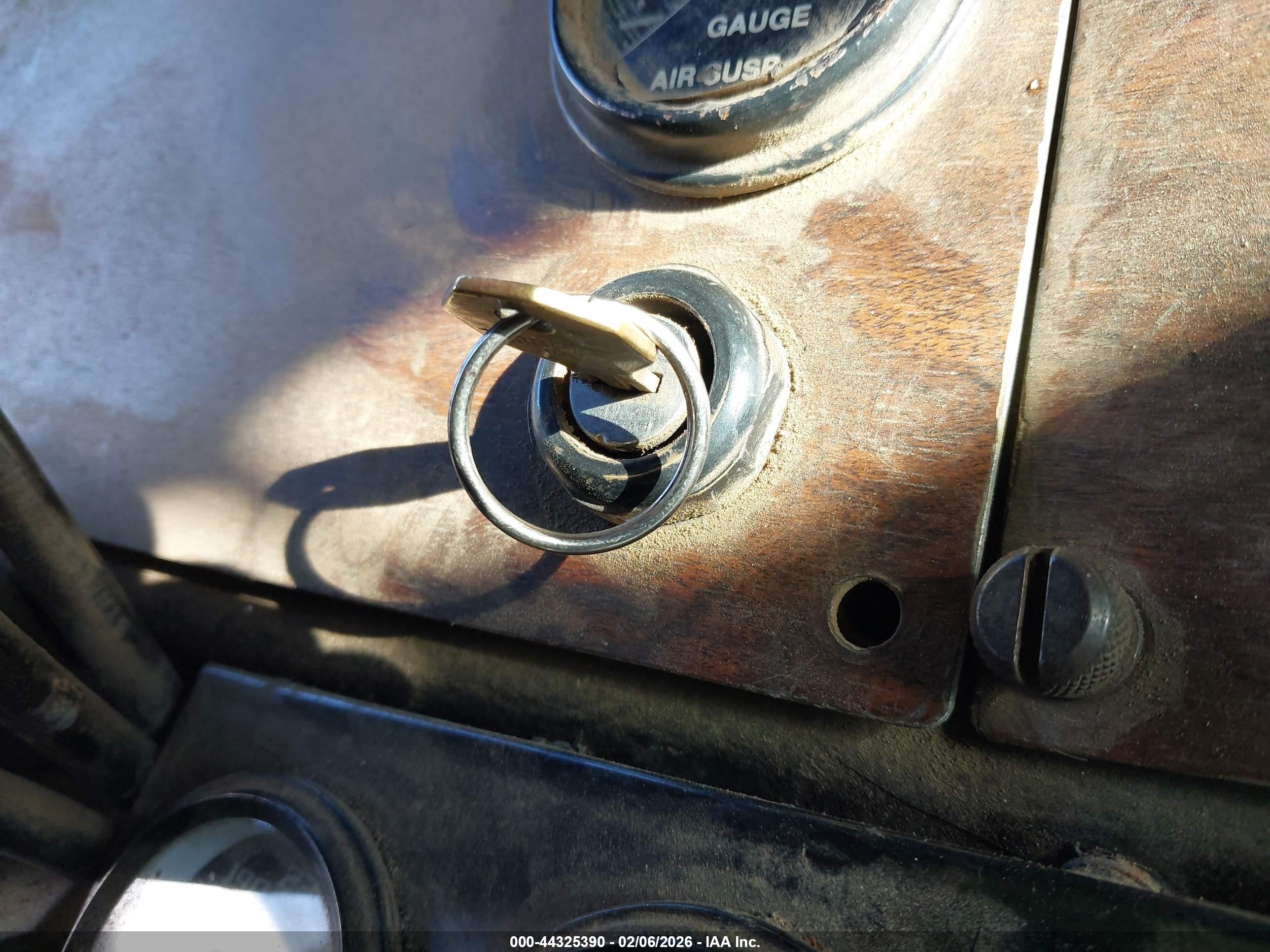 PETERBILT 357 image 11