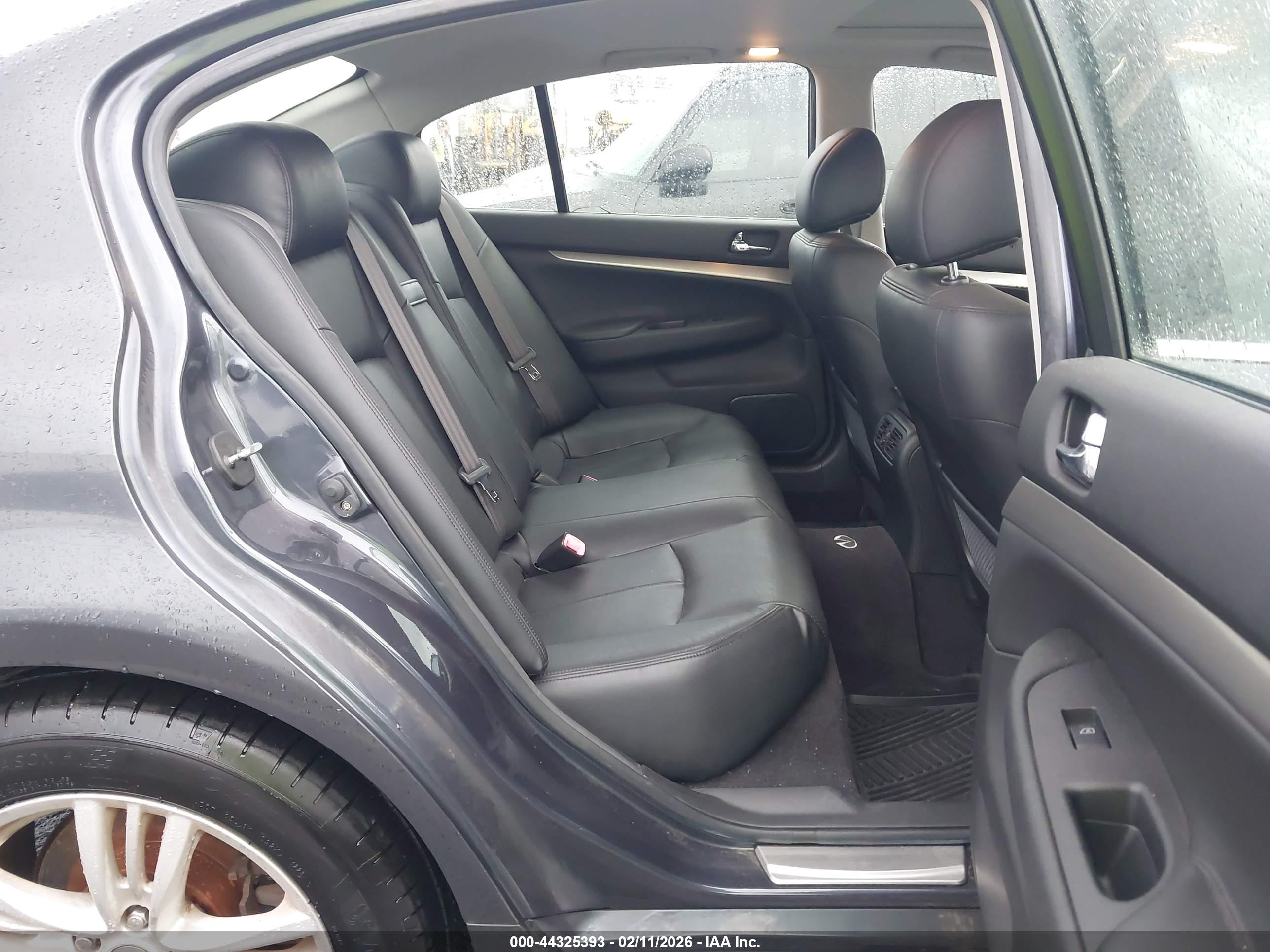 INFINITI G37X image 8