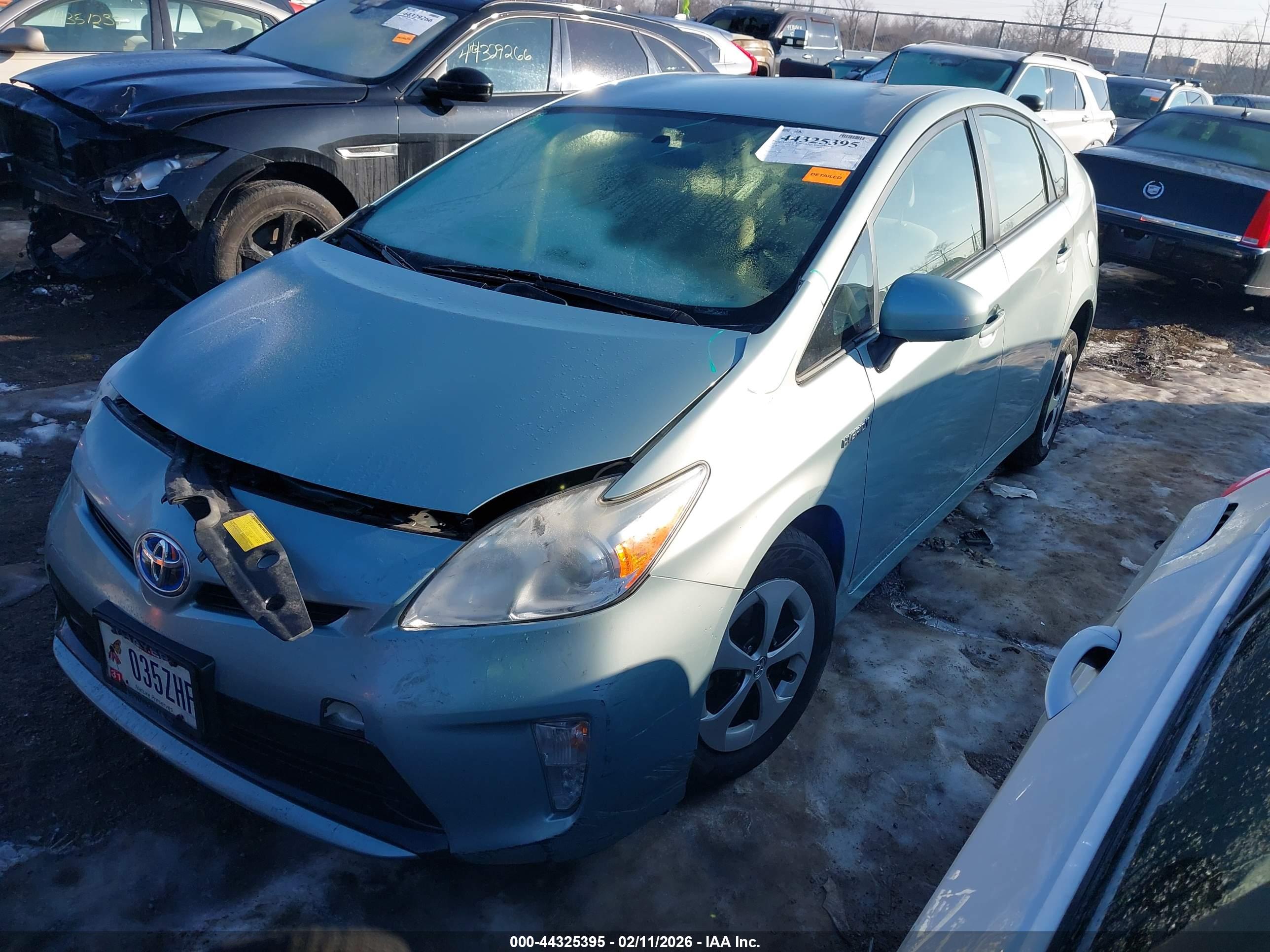 TOYOTA PRIUS image 2