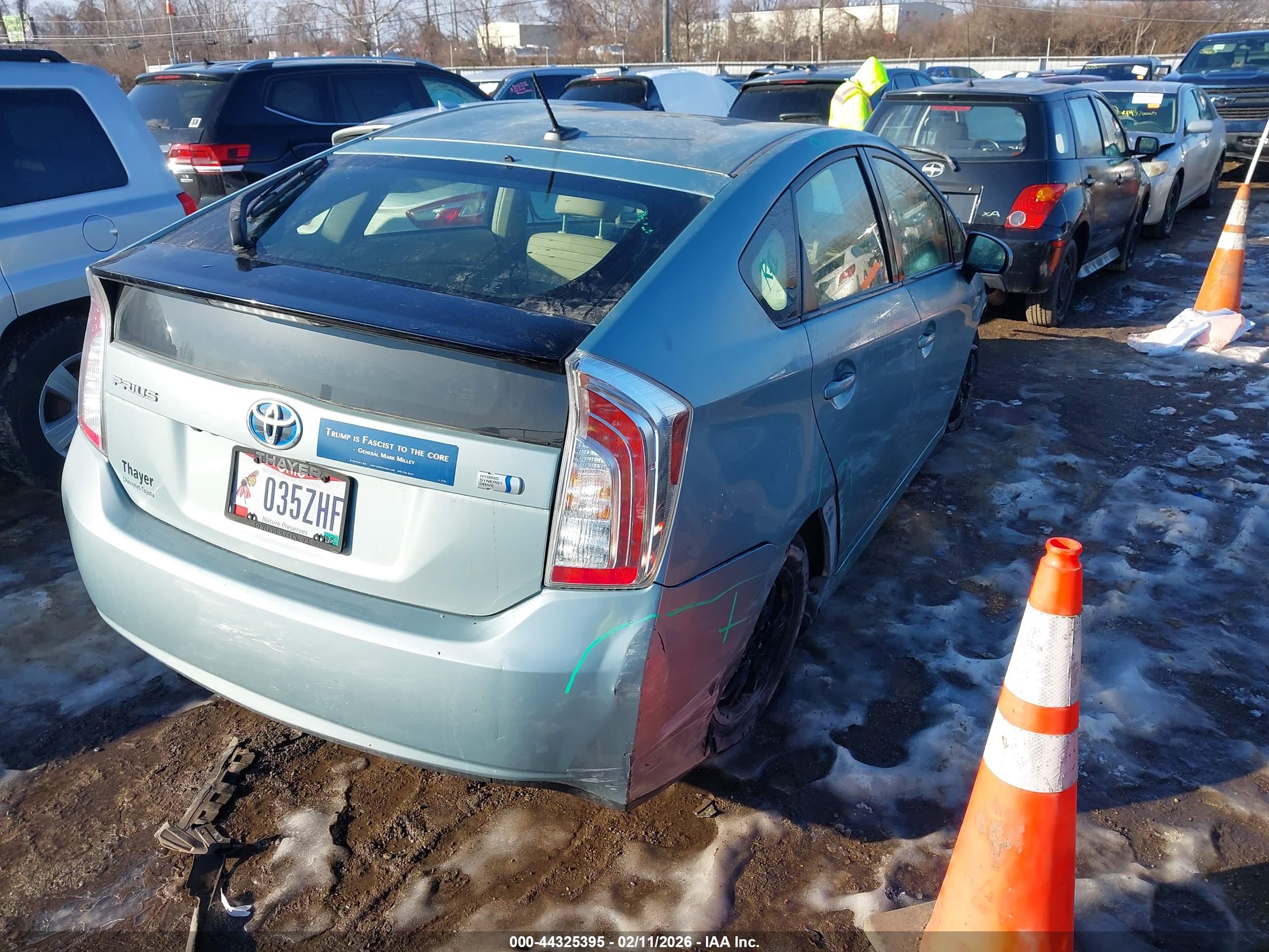 TOYOTA PRIUS image 4