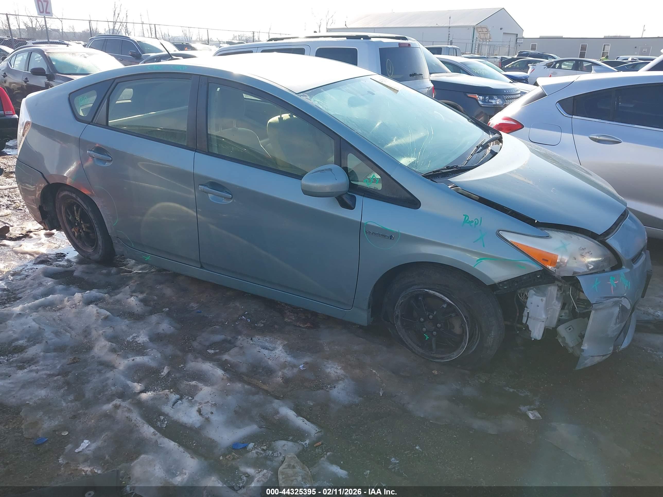TOYOTA PRIUS image 6