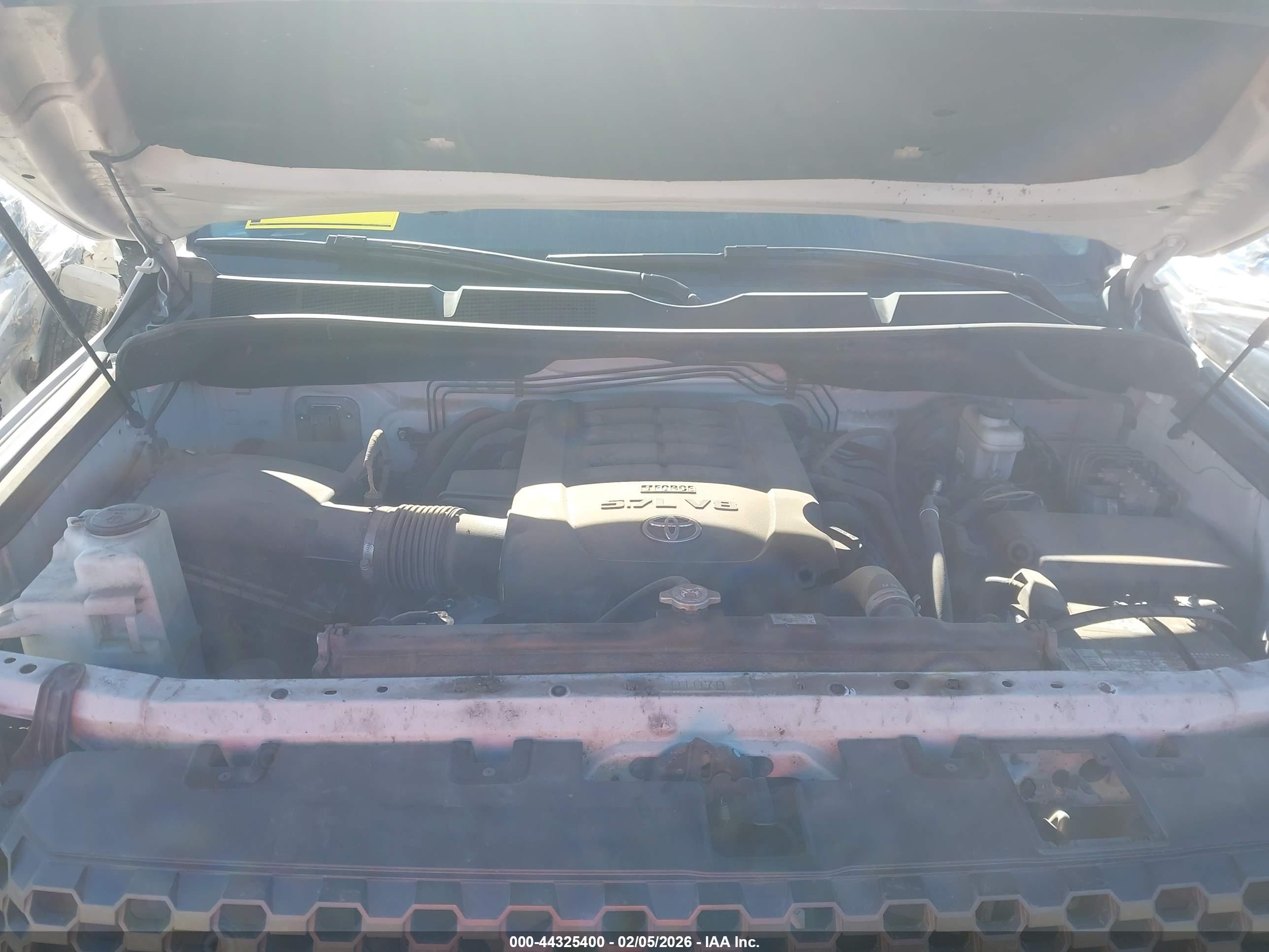 TOYOTA TUNDRA image 10