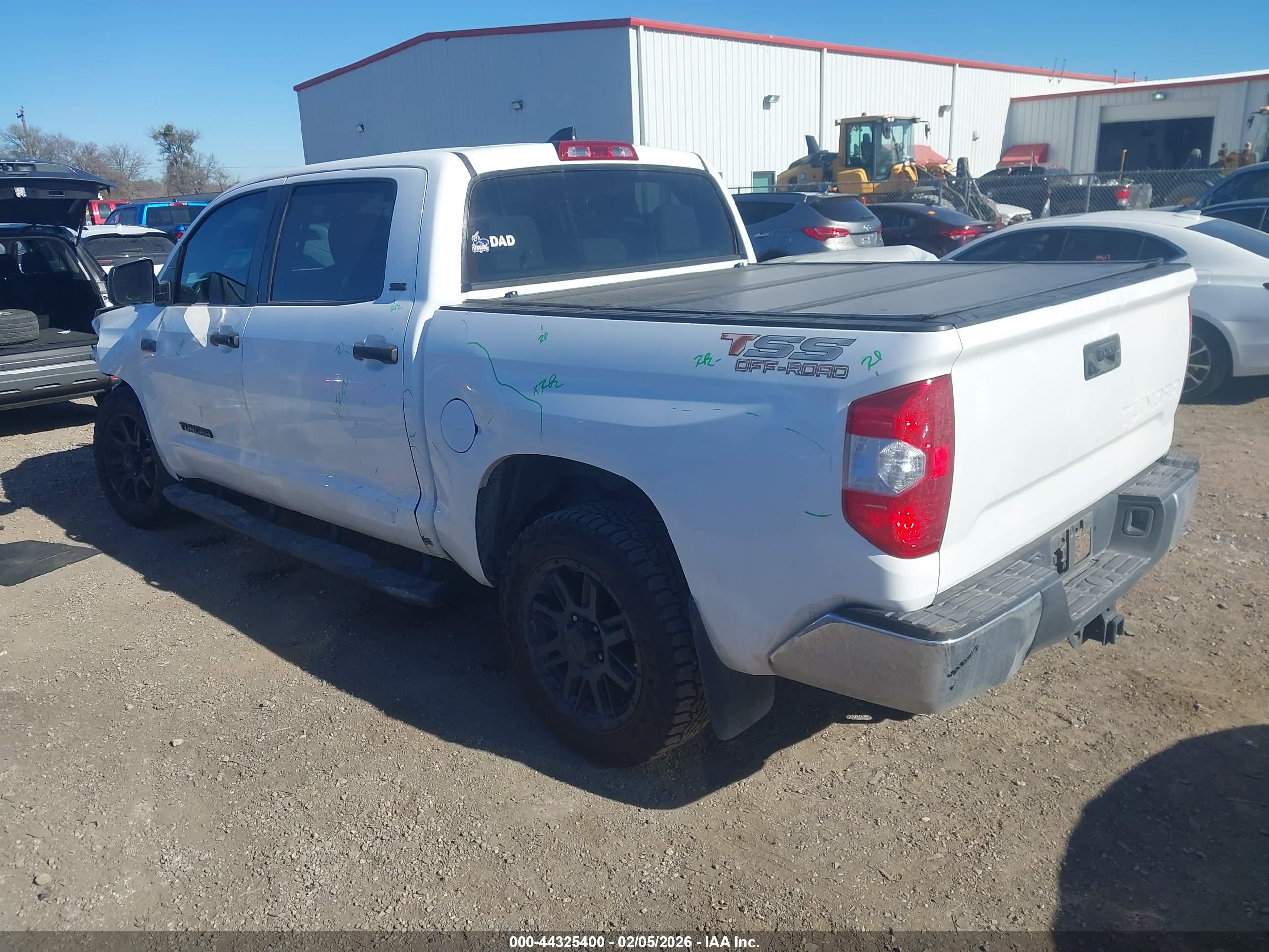 TOYOTA TUNDRA image 3