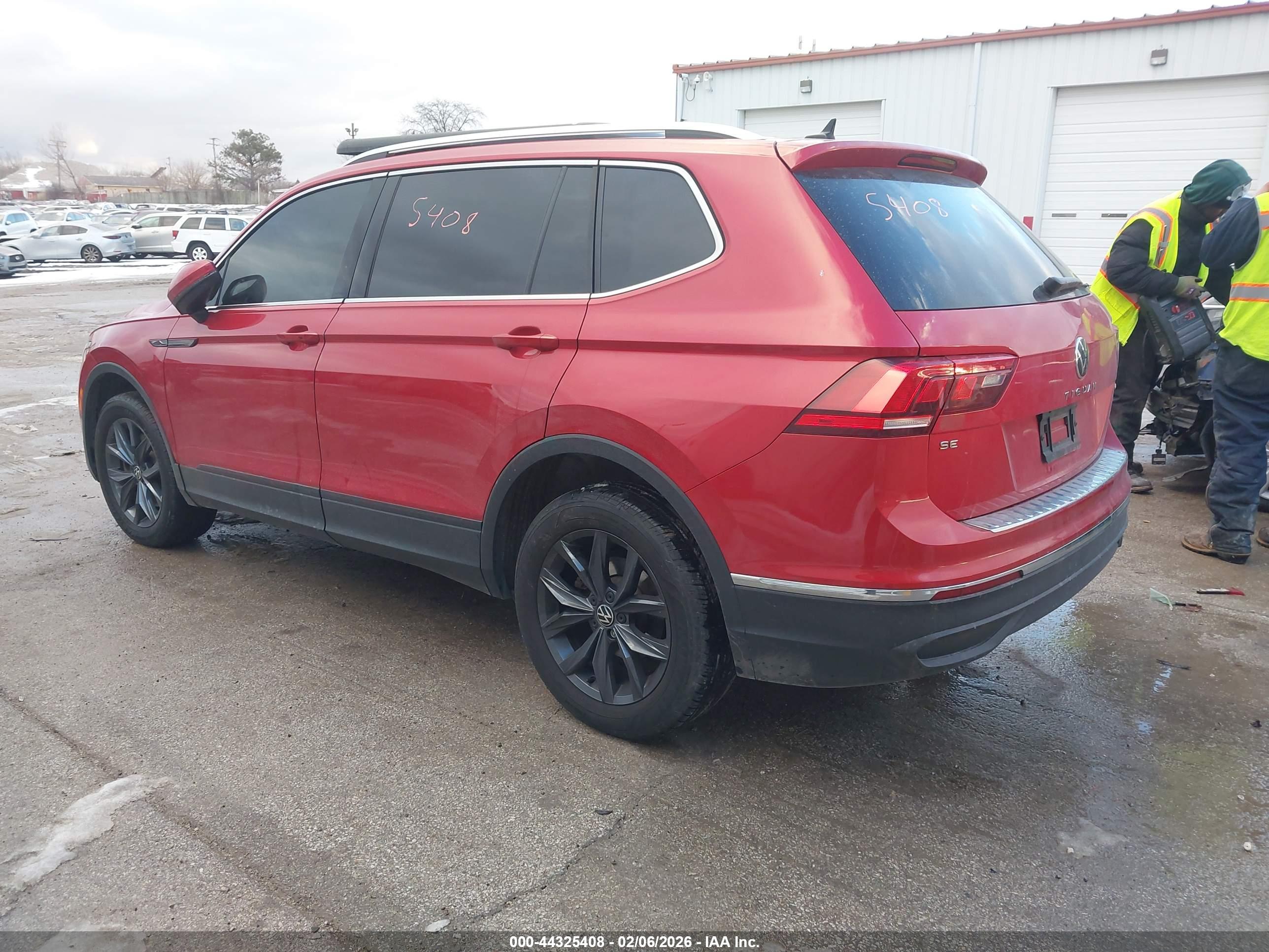 VOLKSWAGEN TIGUAN image 3