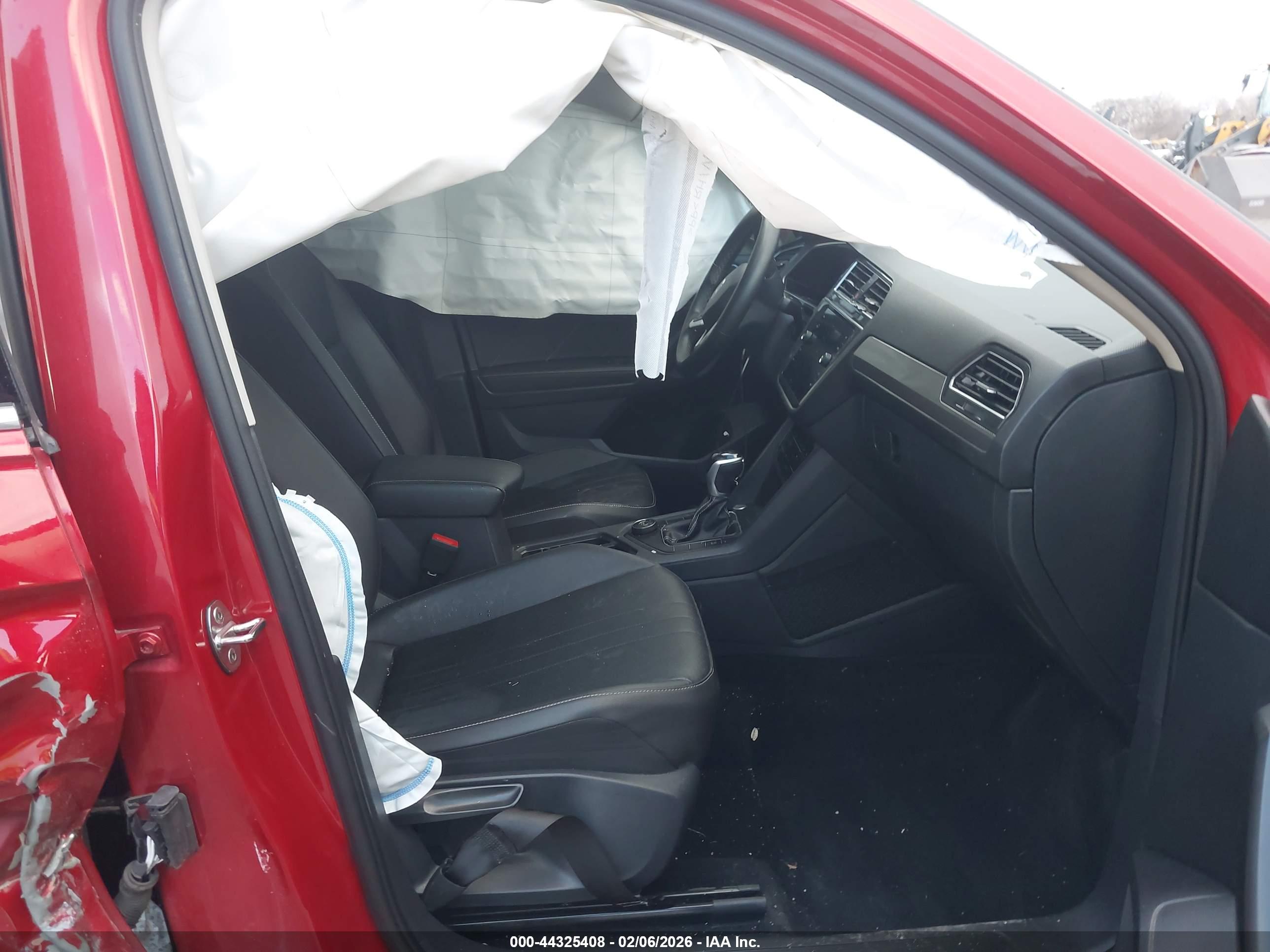 VOLKSWAGEN TIGUAN image 5