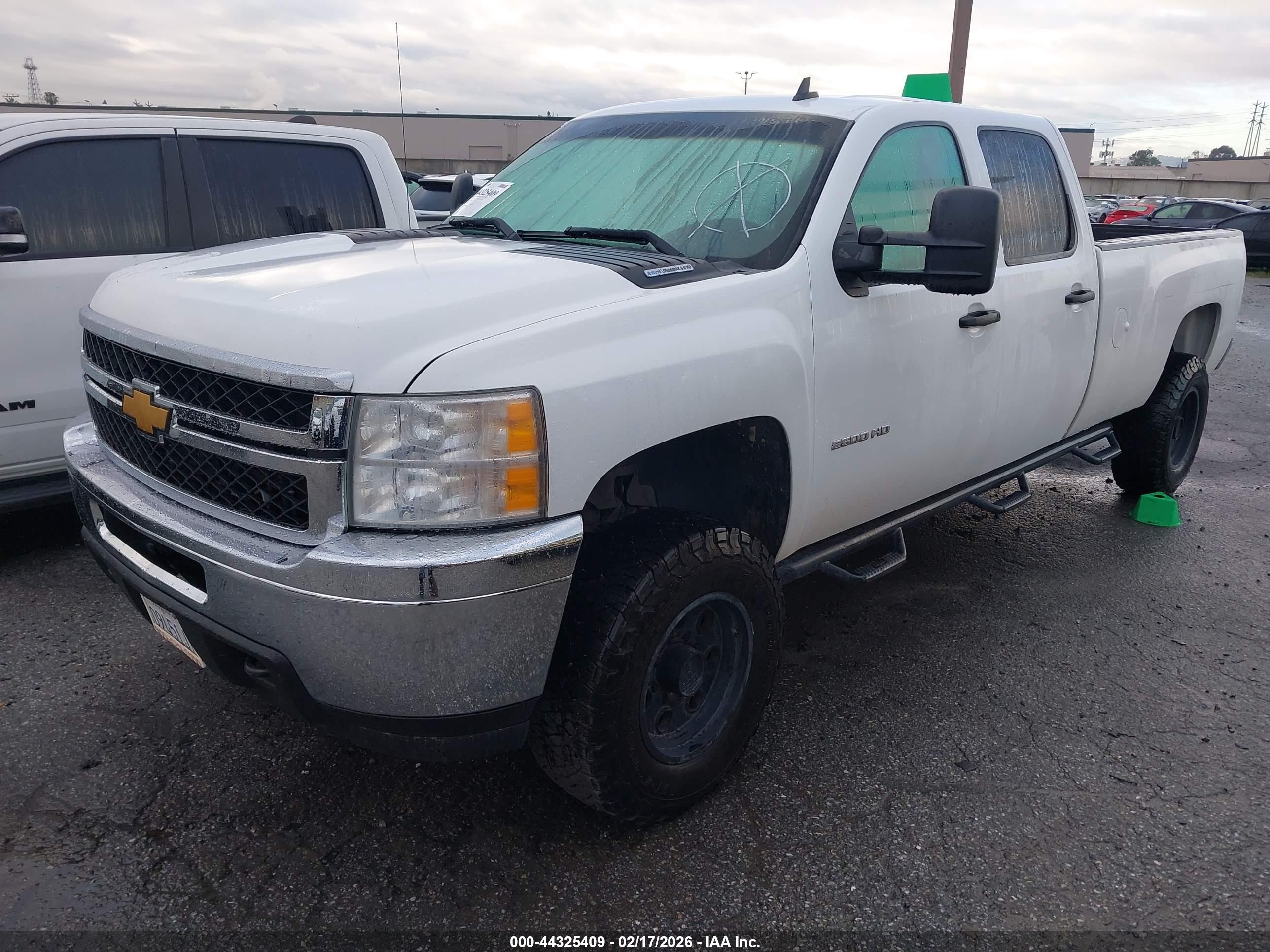 CHEVROLET SILVERADO image 2