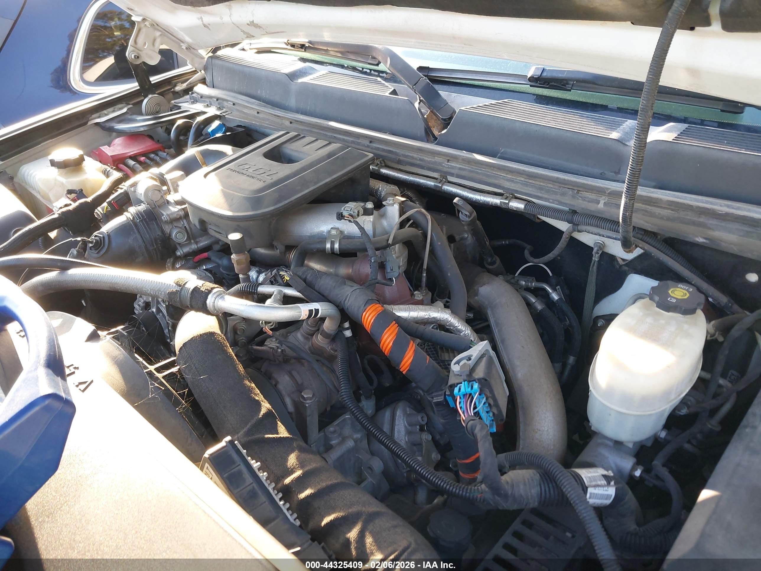 CHEVROLET SILVERADO image 6