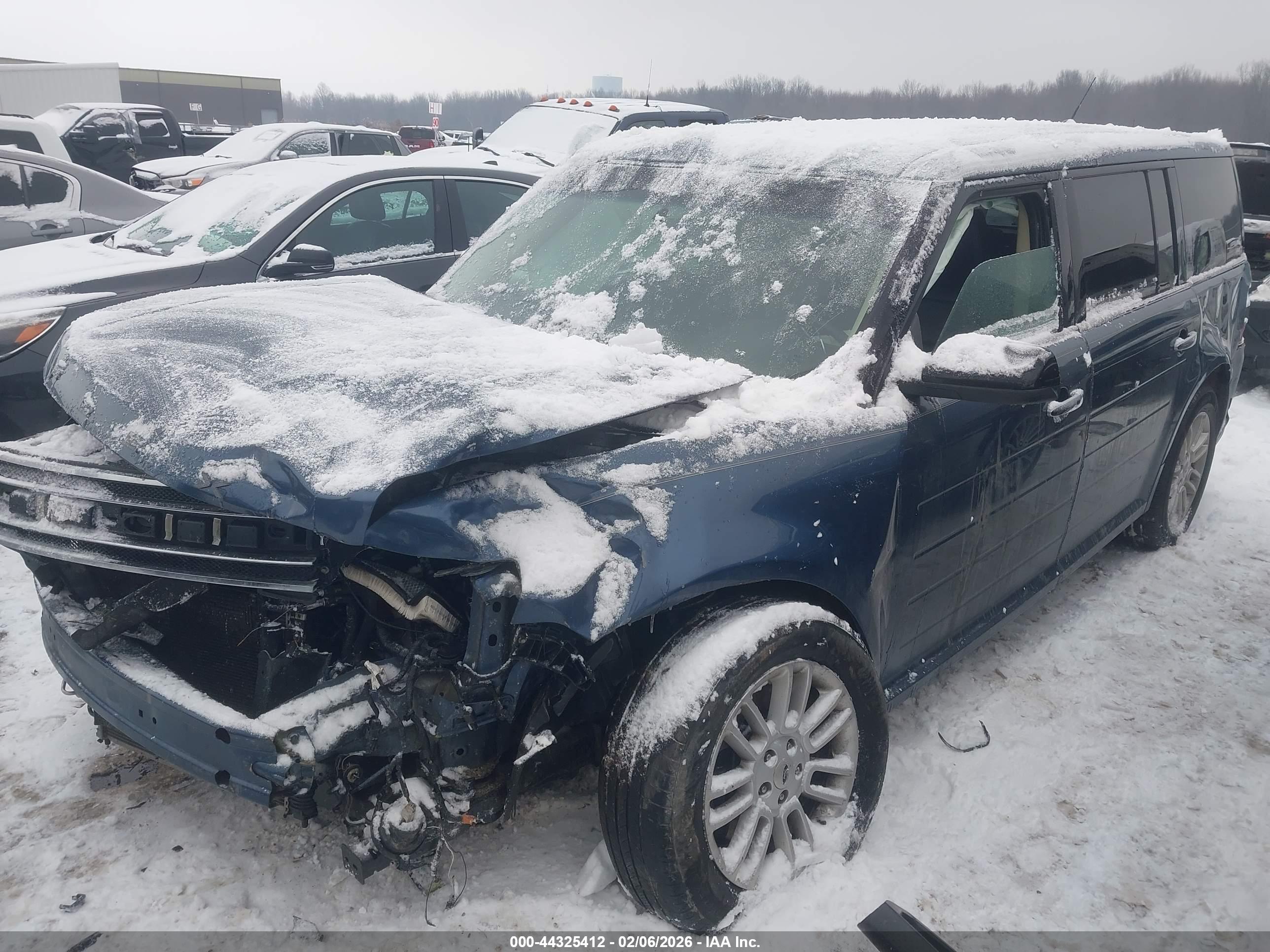 FORD FLEX image 2
