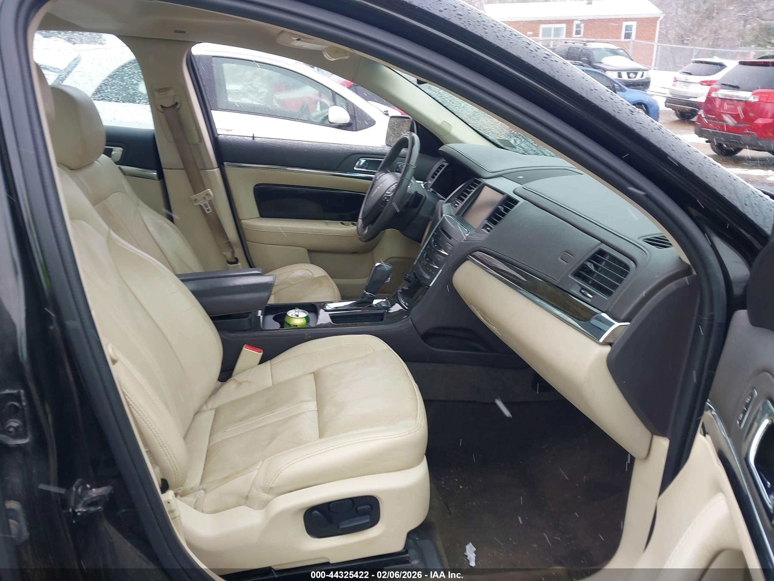 LINCOLN MKS image 5