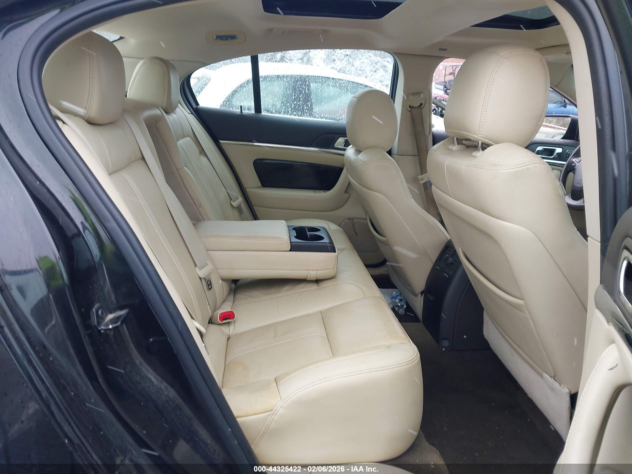 LINCOLN MKS image 8