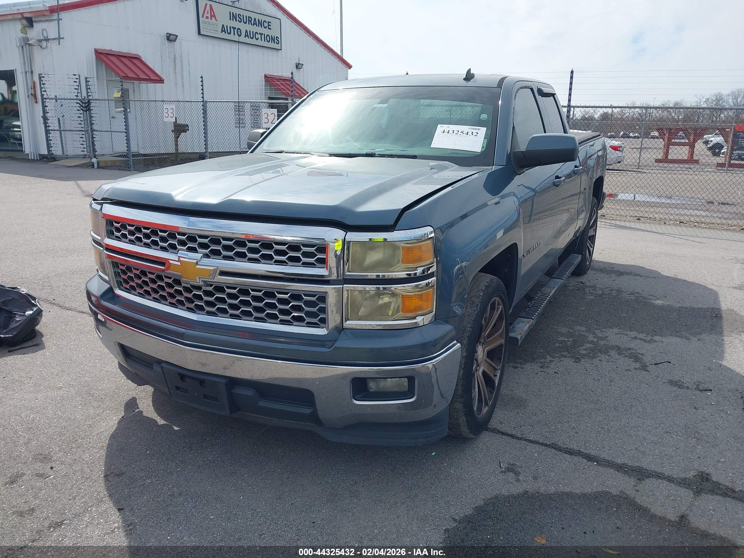 CHEVROLET SILVERADO image 2