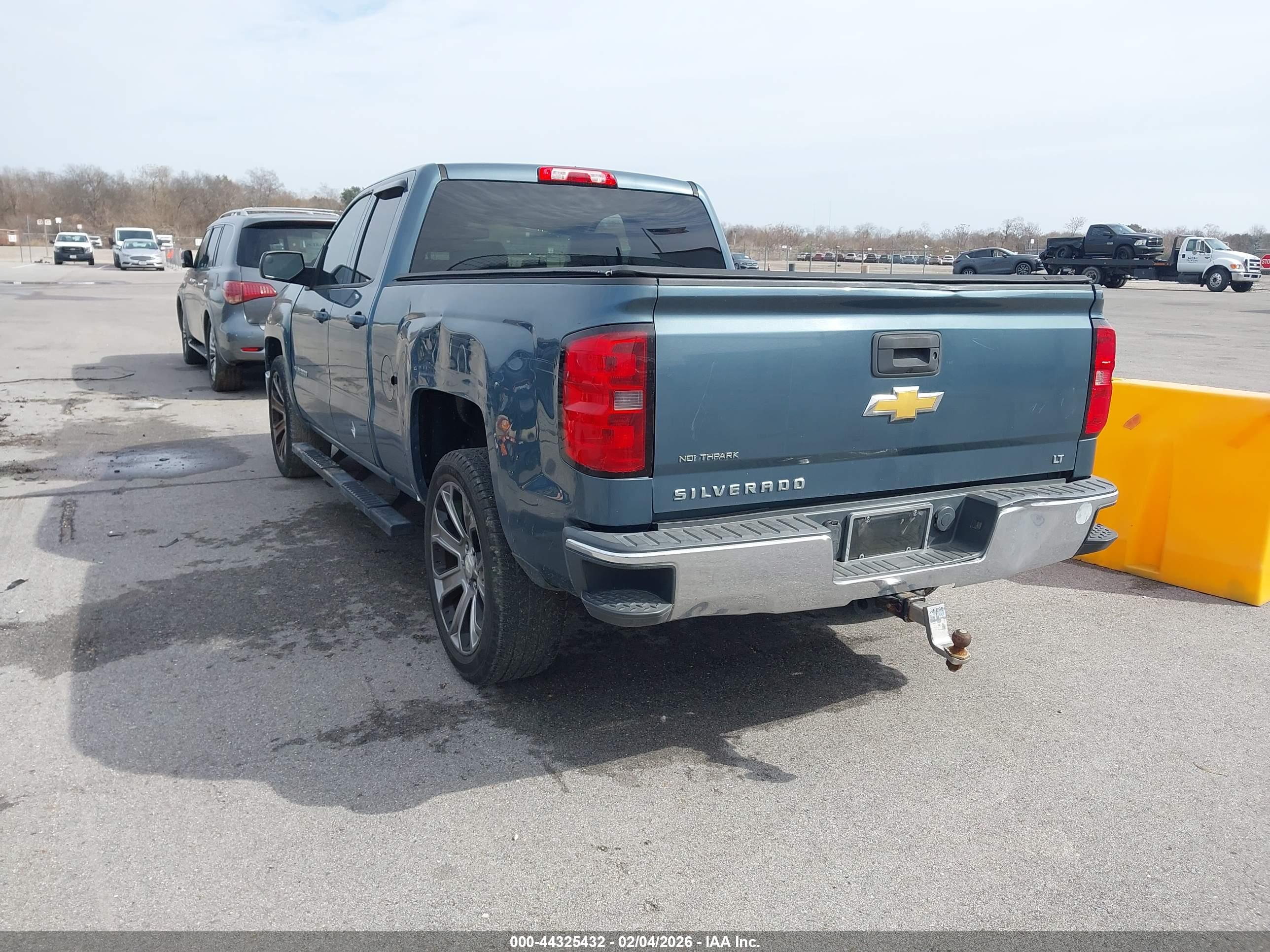 CHEVROLET SILVERADO image 3