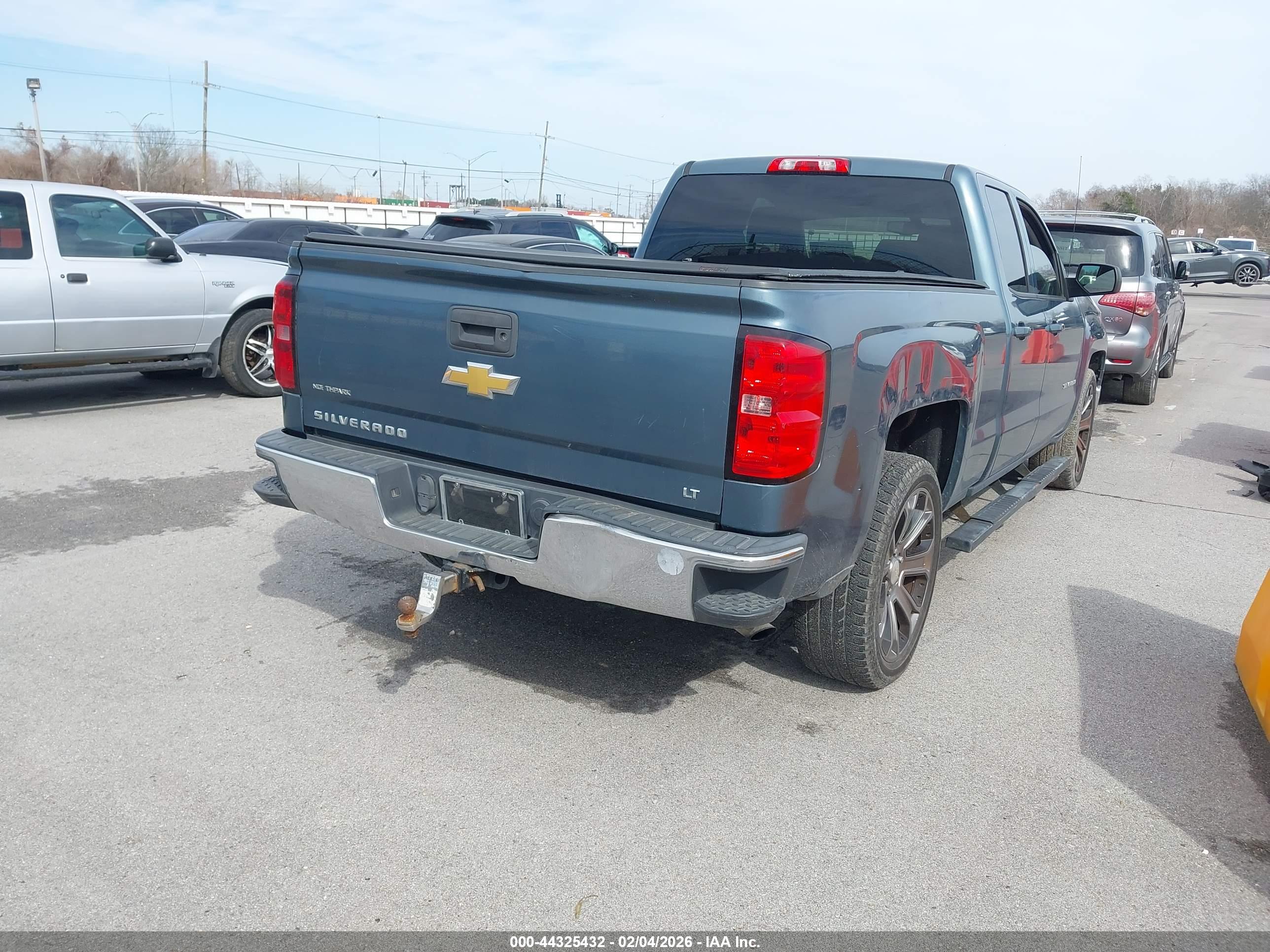CHEVROLET SILVERADO image 4