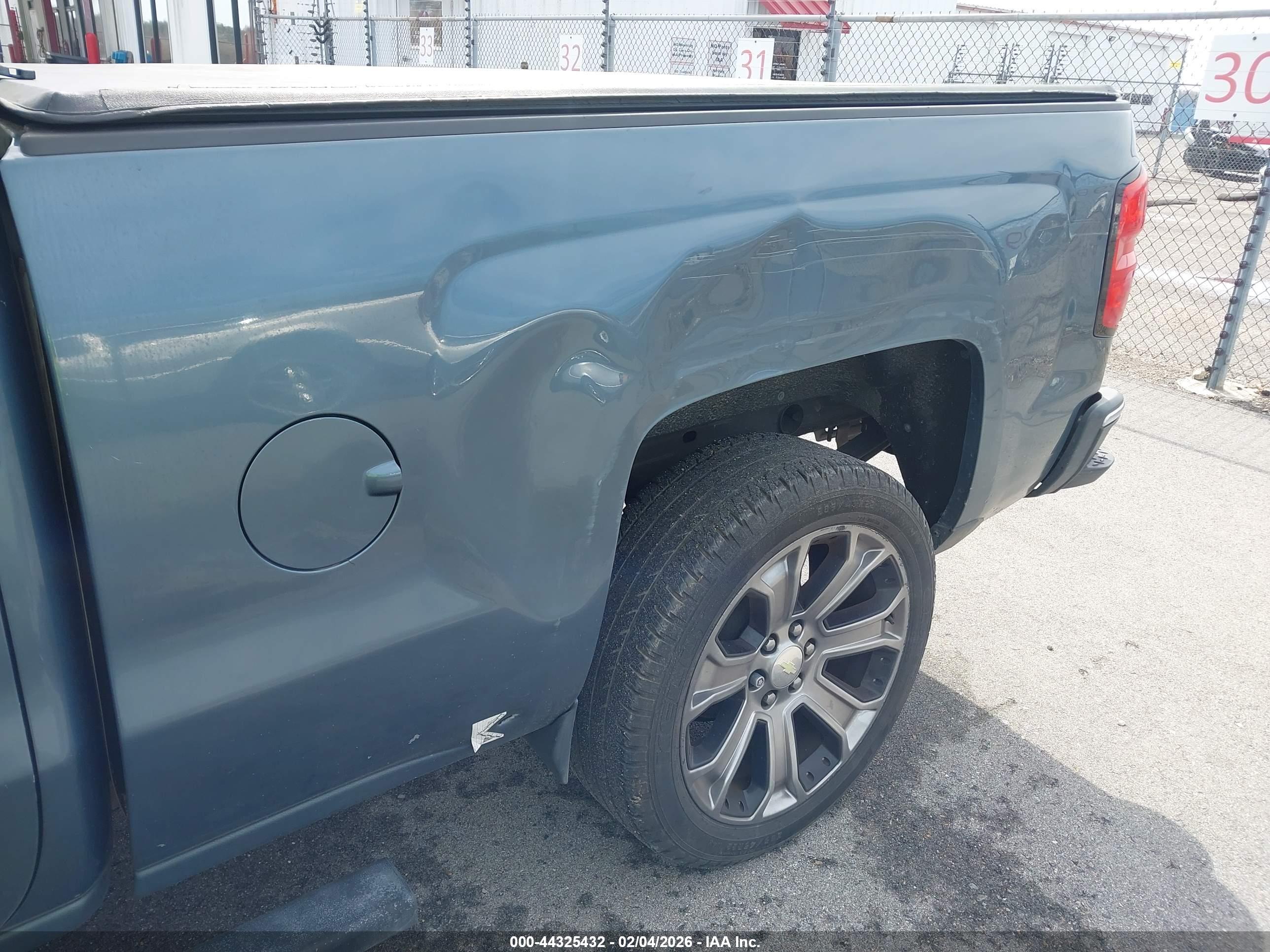 CHEVROLET SILVERADO image 6