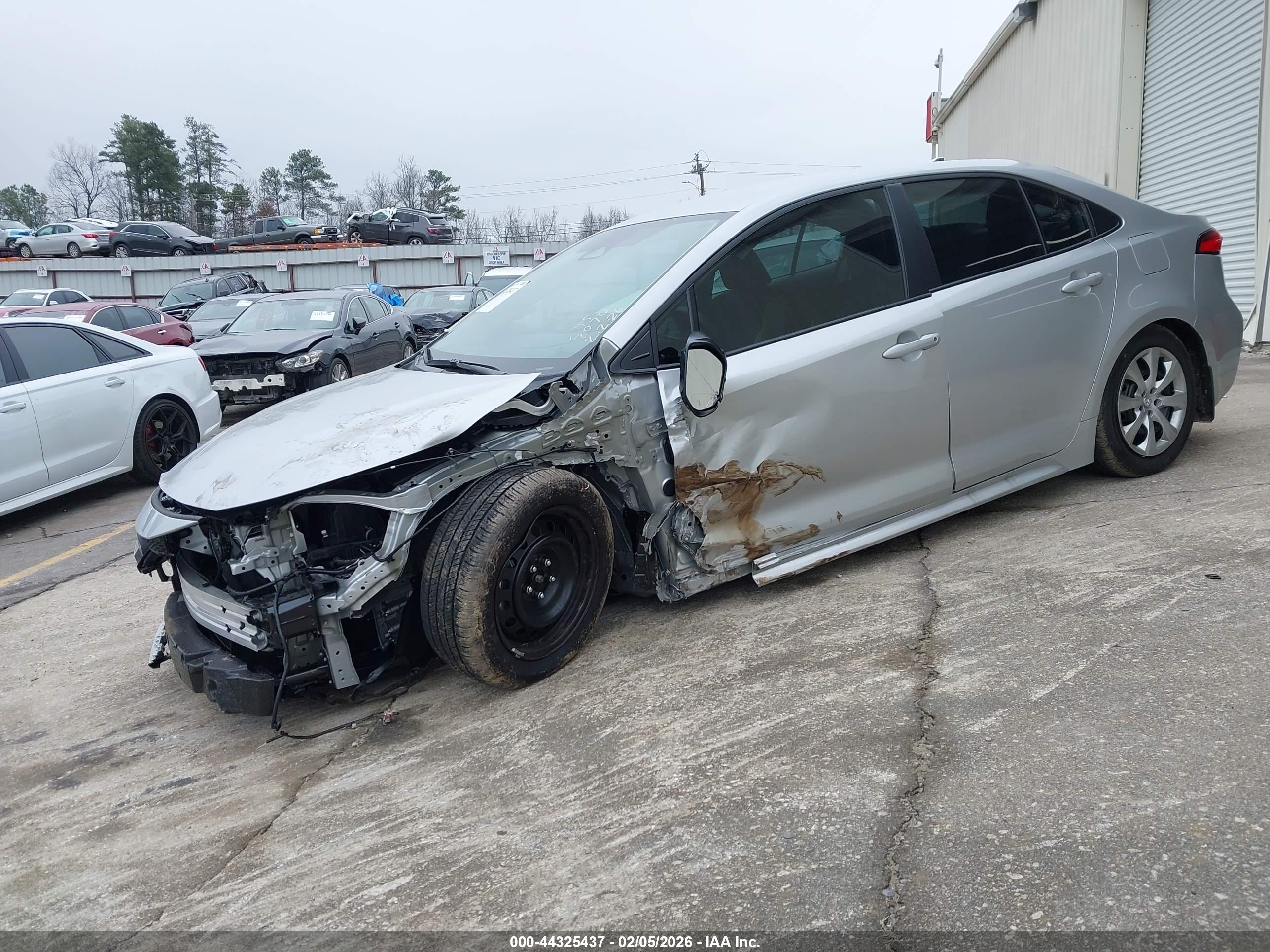 TOYOTA COROLLA image 2