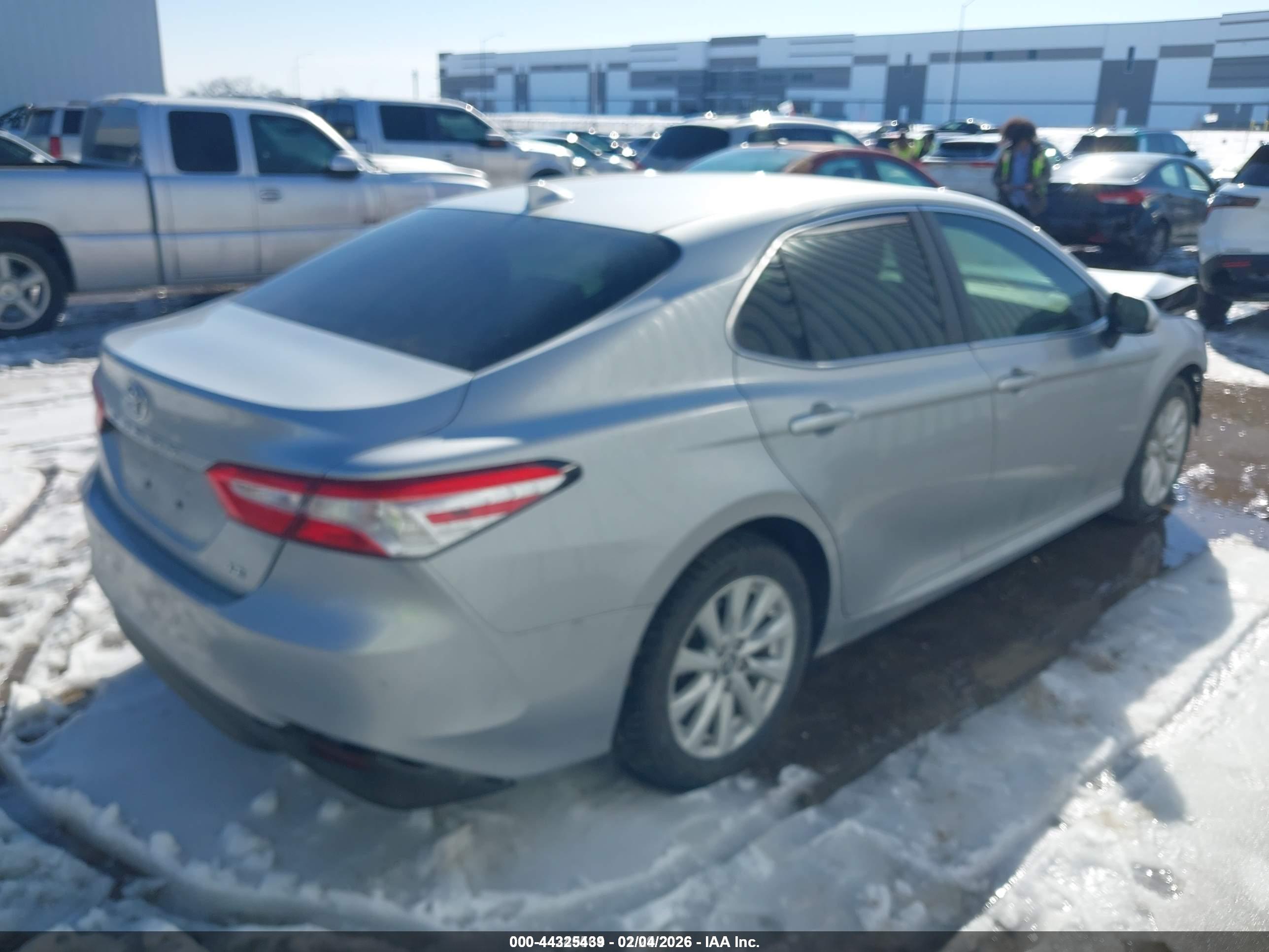 TOYOTA CAMRY image 4