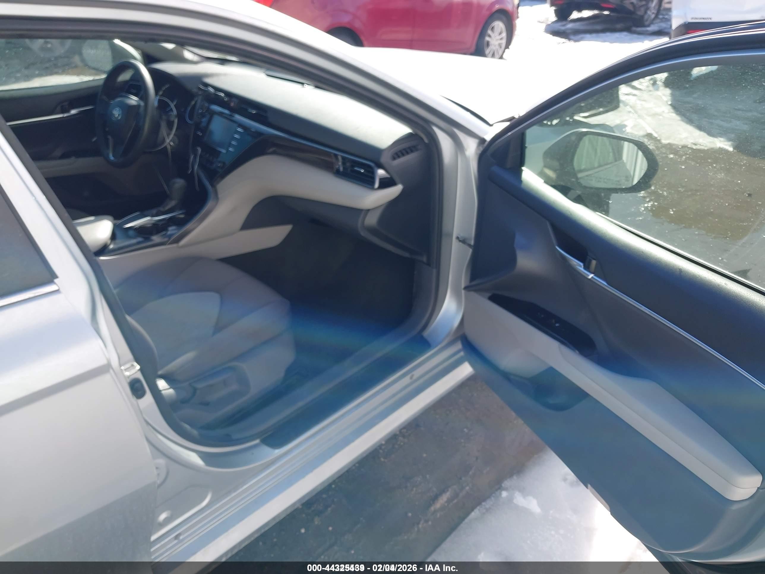 TOYOTA CAMRY image 5