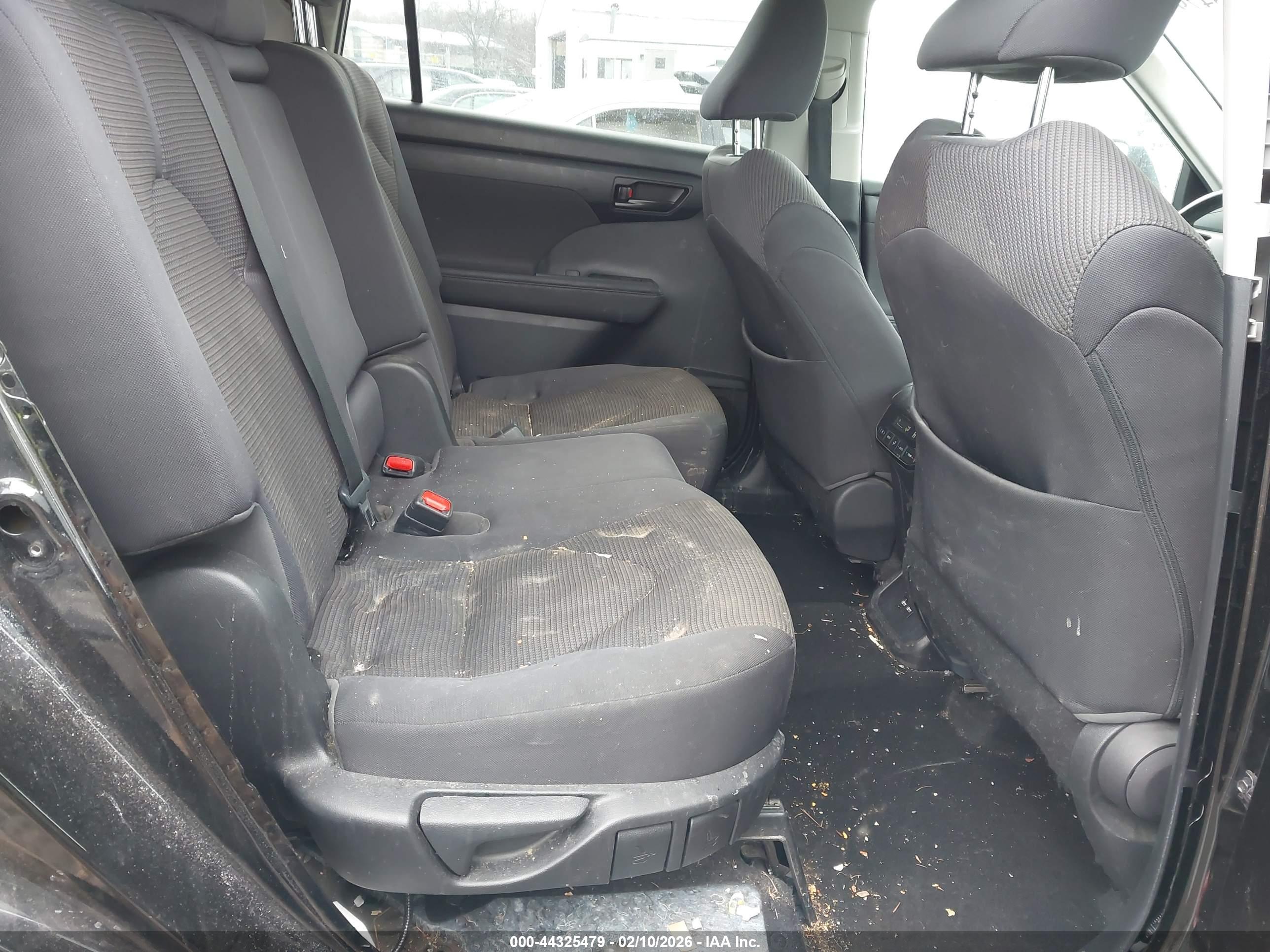 TOYOTA HIGHLANDER image 8