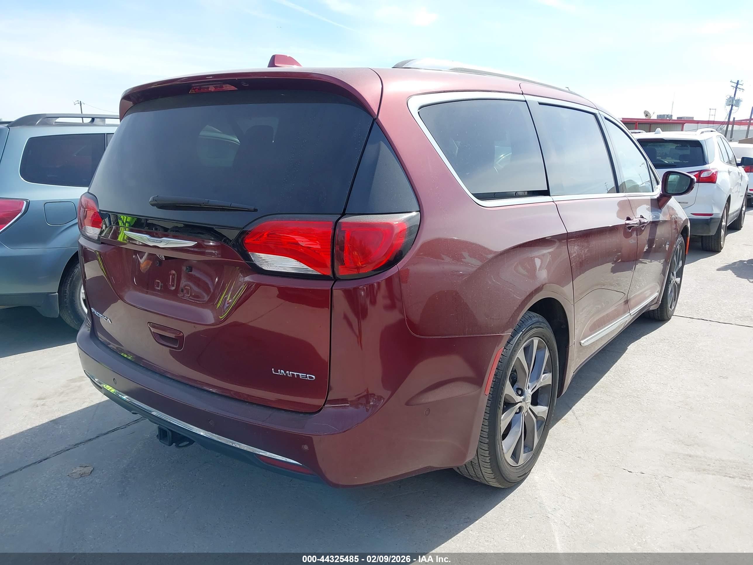 CHRYSLER PACIFICA image 4