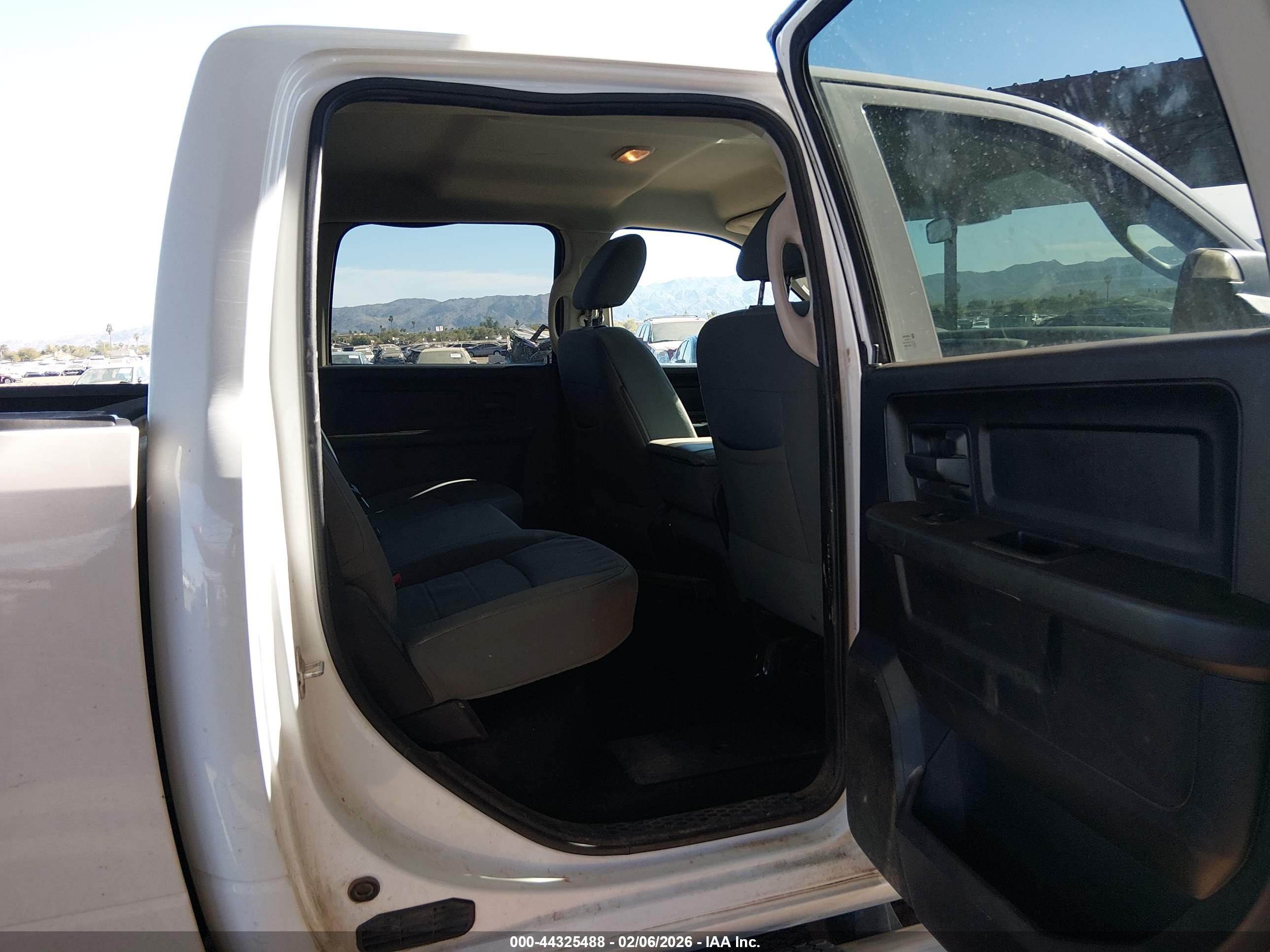 RAM 2500 image 8
