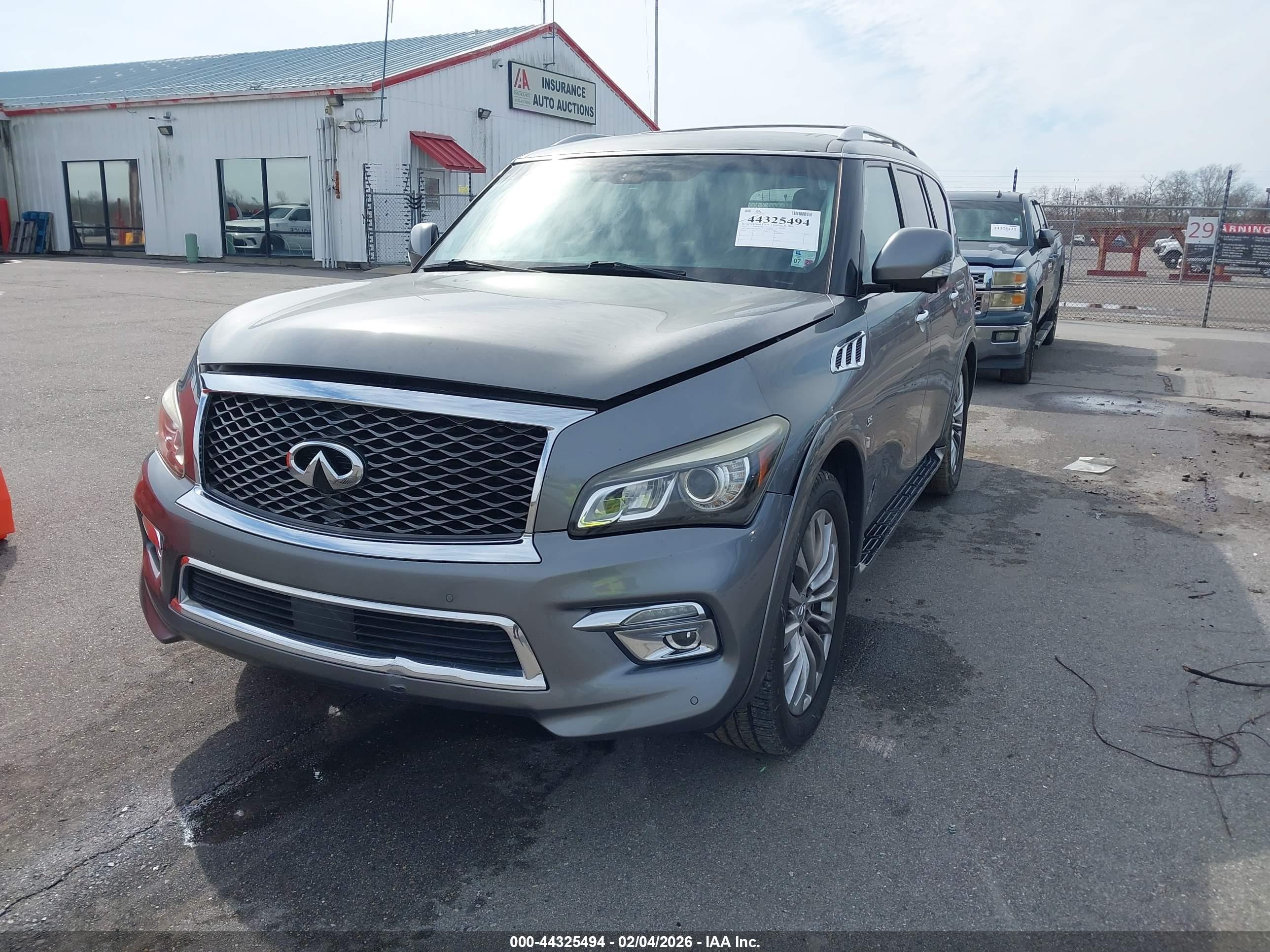 INFINITI QX80 image 2