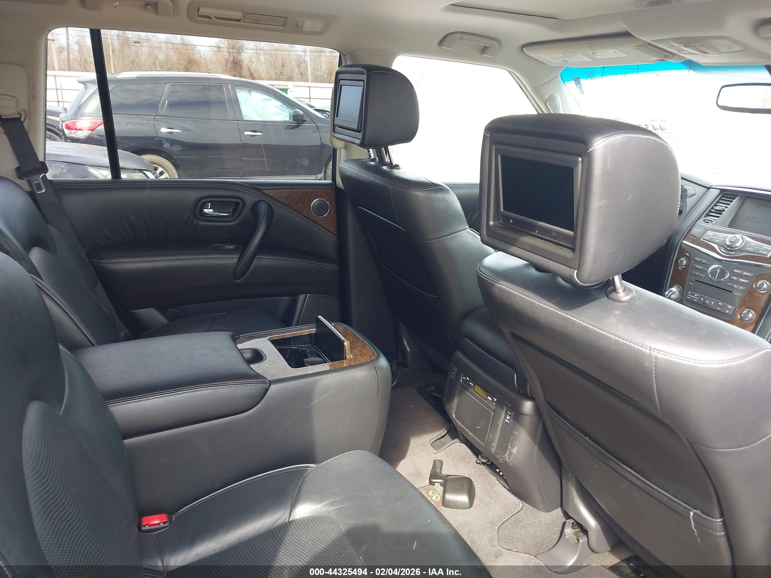 INFINITI QX80 image 8
