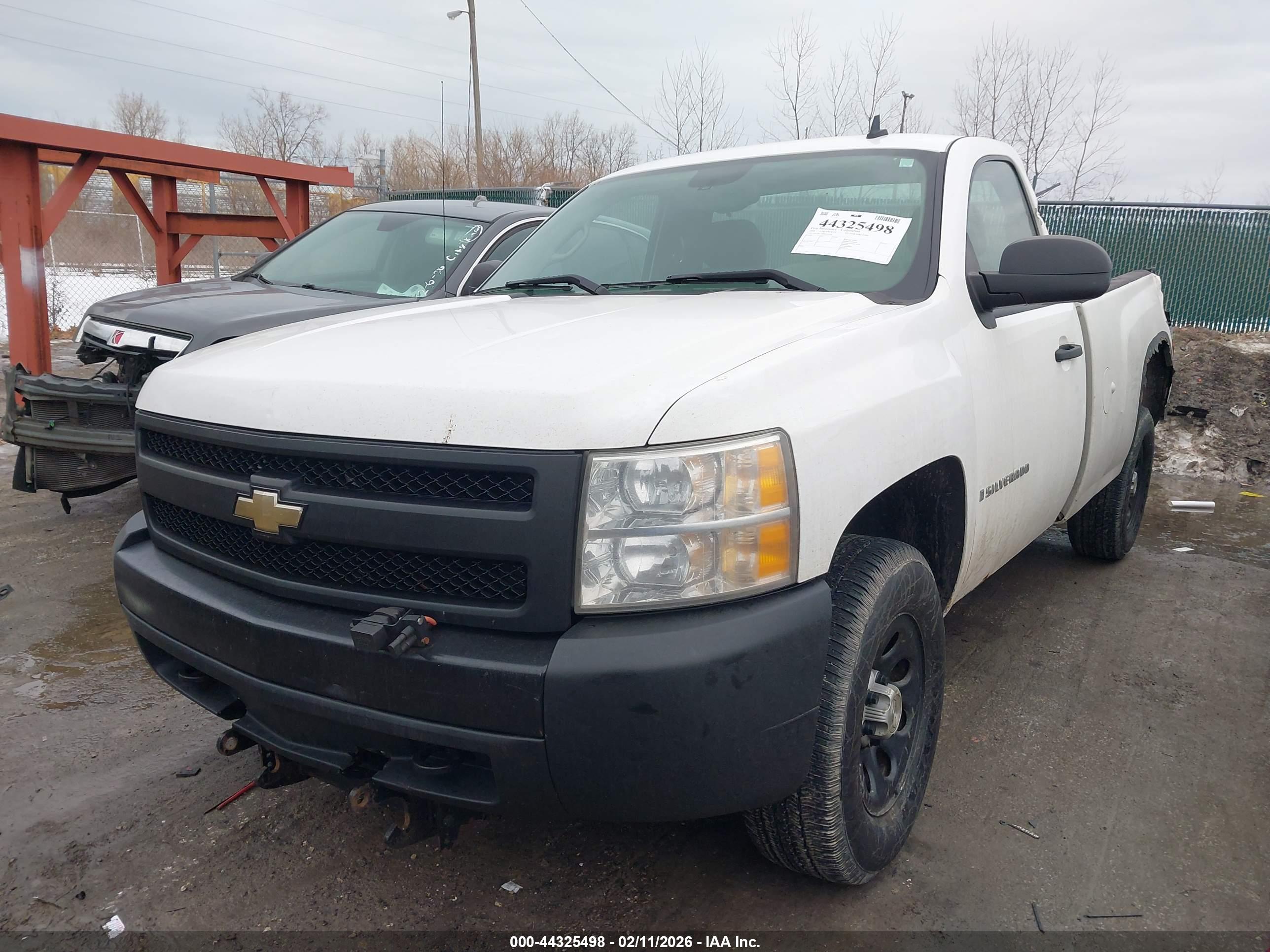 CHEVROLET SILVERADO image 2