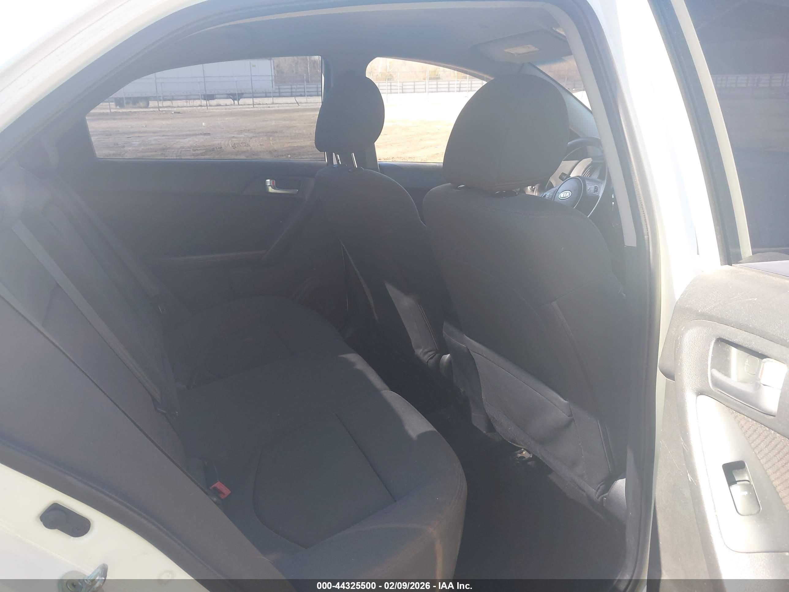 KIA FORTE image 8