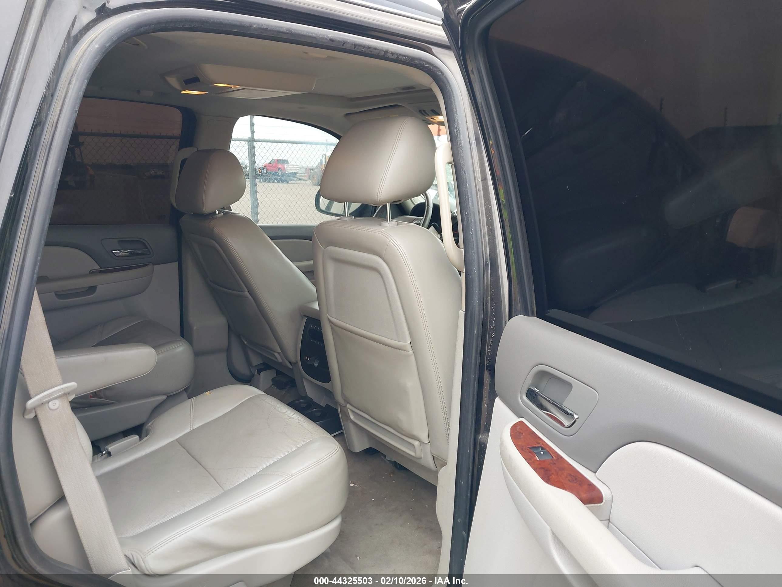 CHEVROLET TAHOE image 8