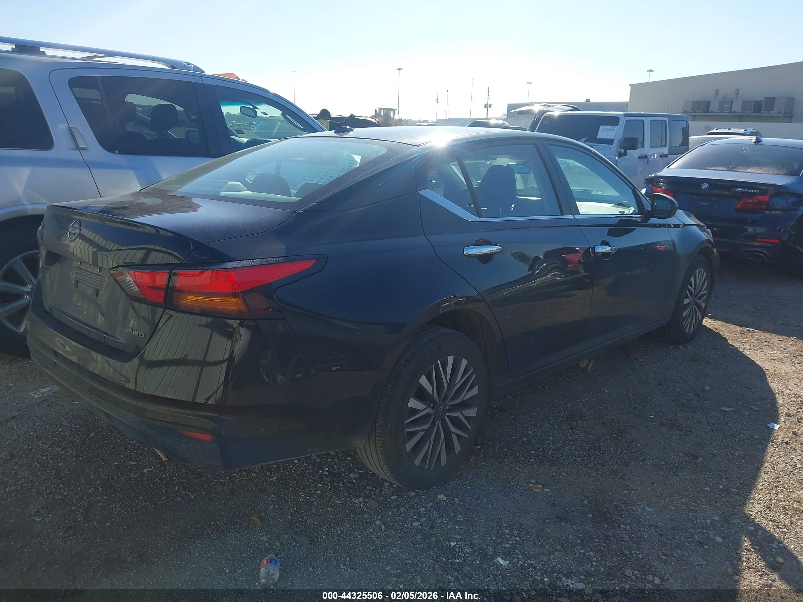 NISSAN ALTIMA image 4