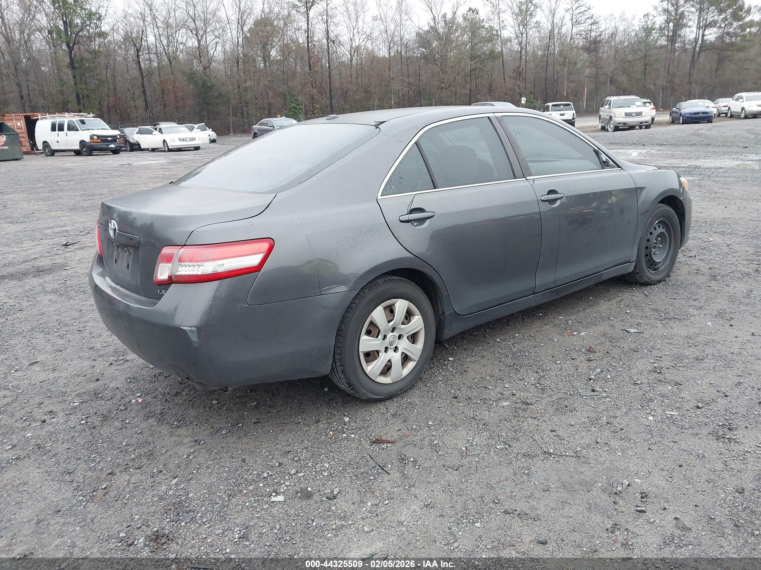TOYOTA CAMRY image 4
