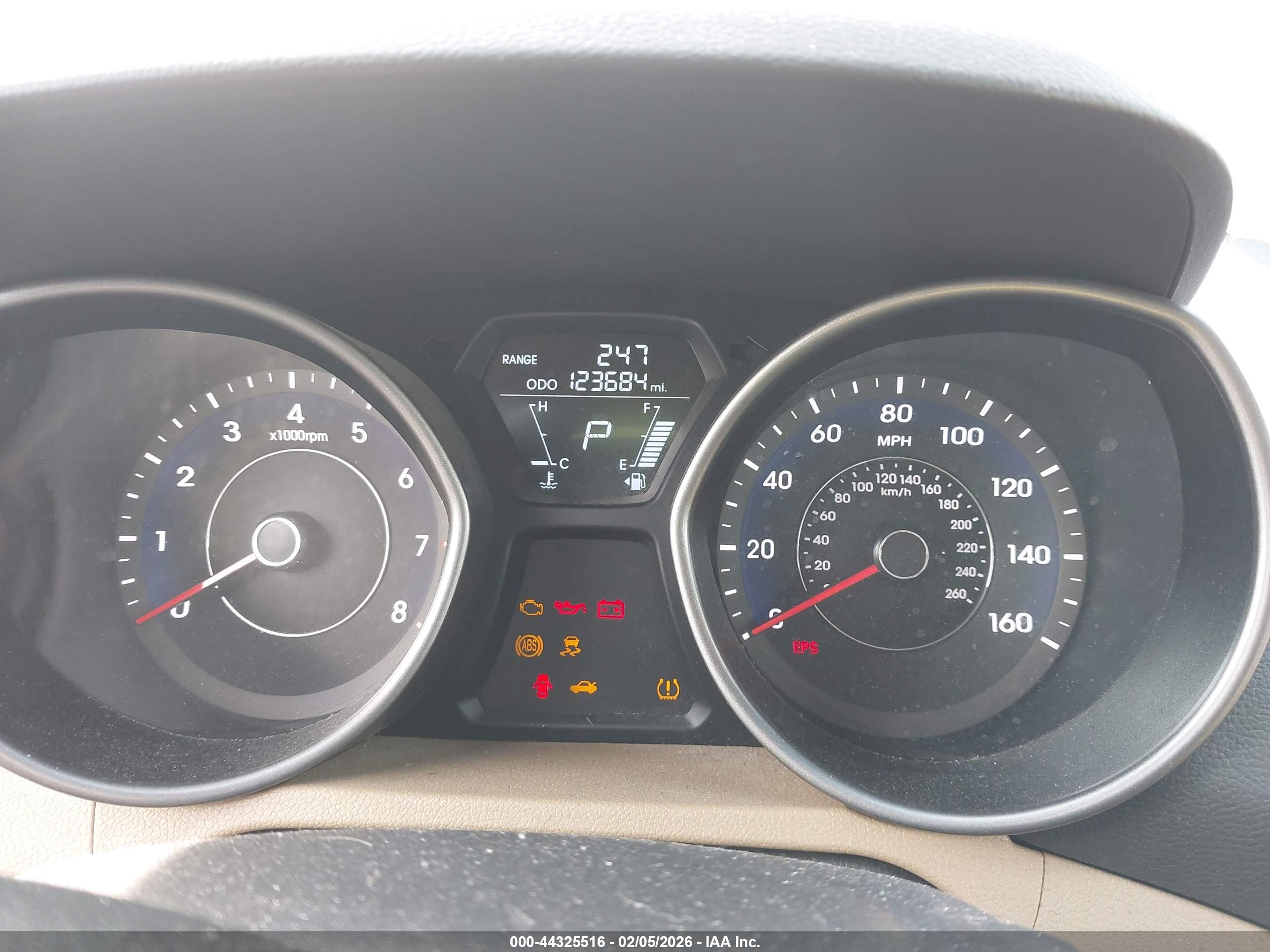 HYUNDAI ELANTRA image 7