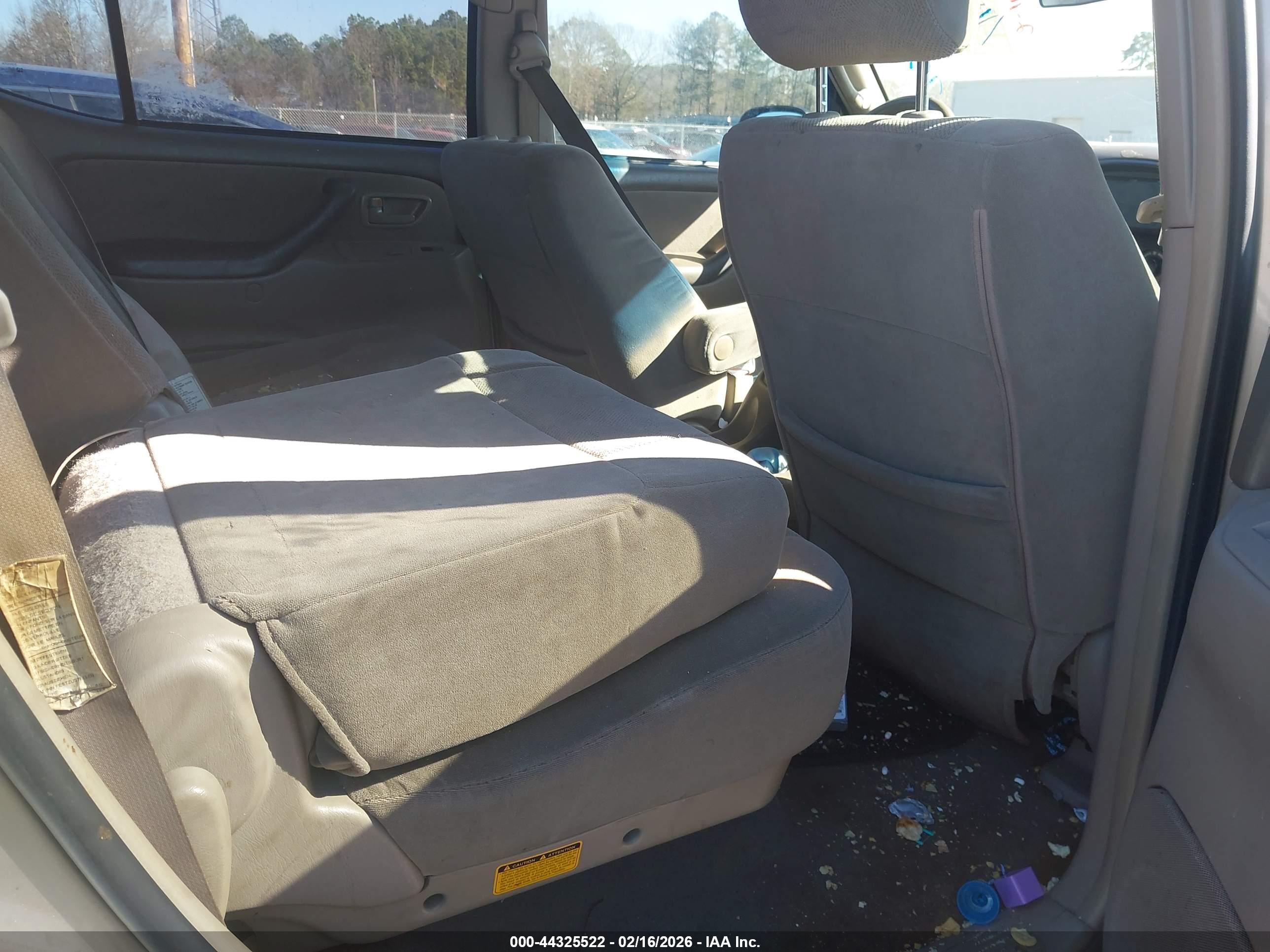 TOYOTA SEQUOIA image 8