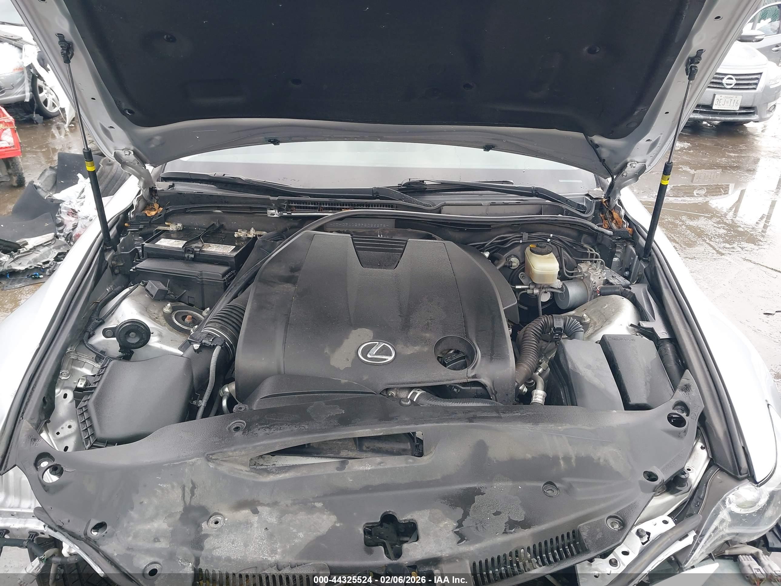 LEXUS IS image 10