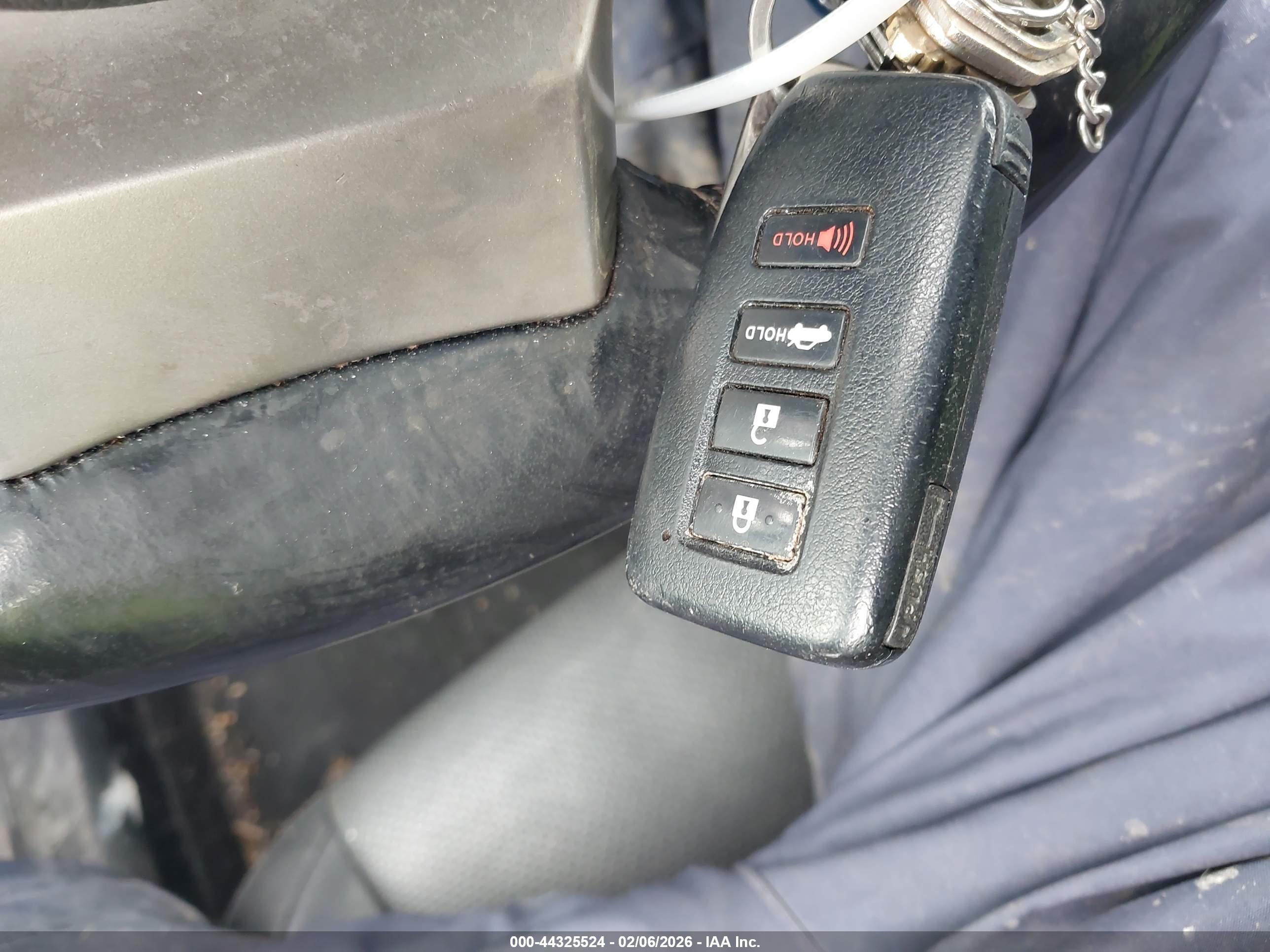 LEXUS IS image 11