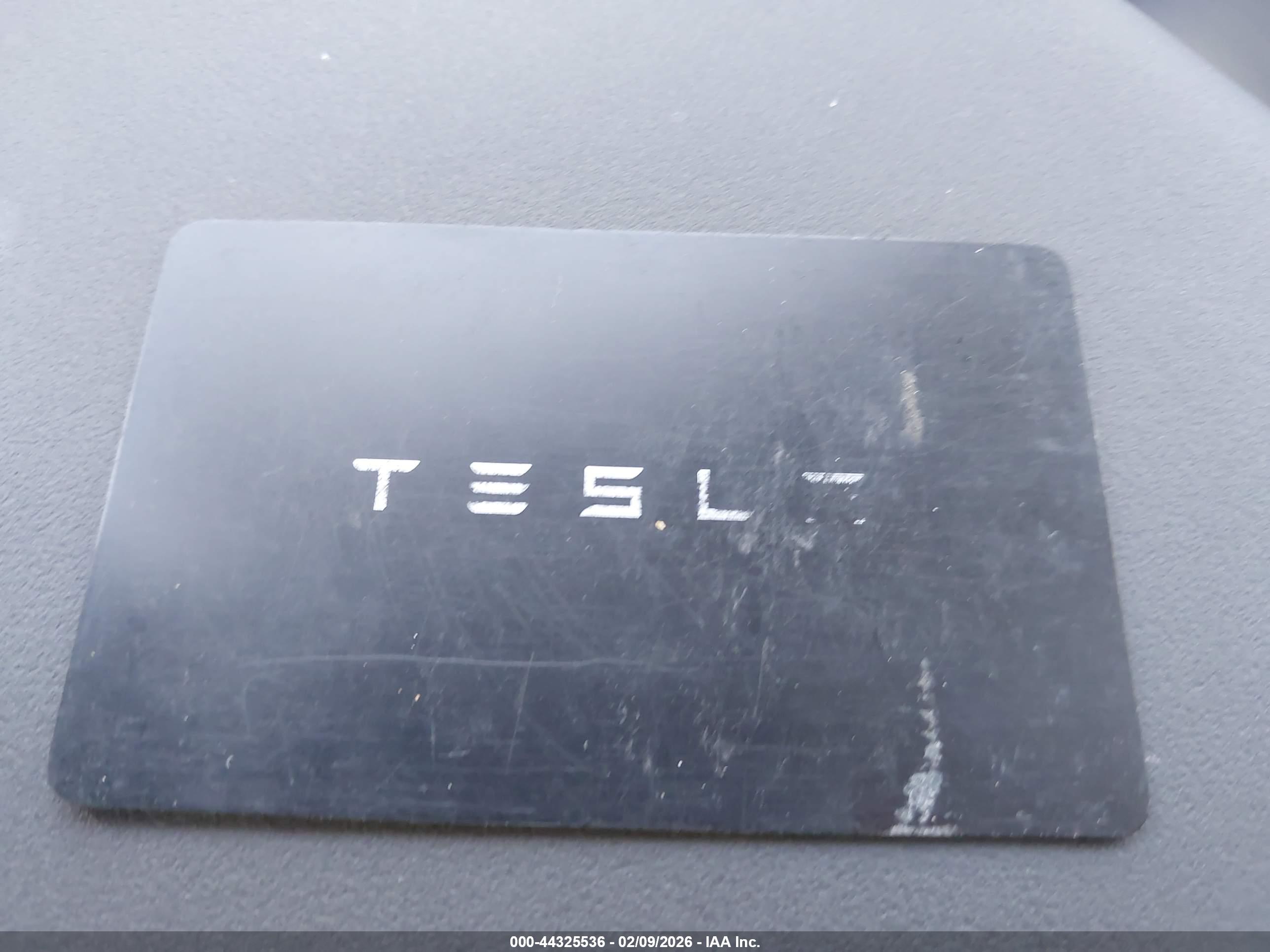 TESLA MODEL image 11