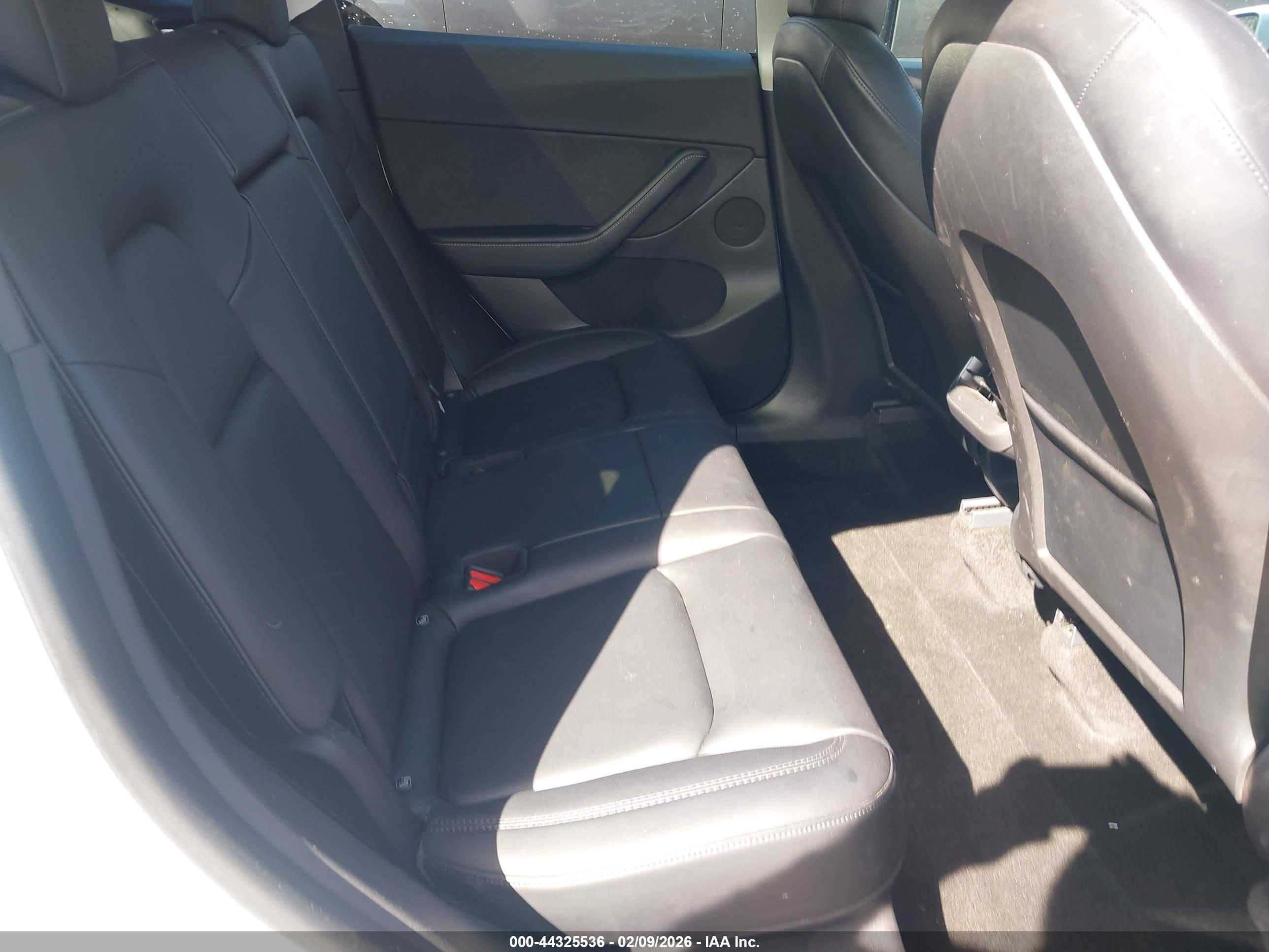 TESLA MODEL image 8
