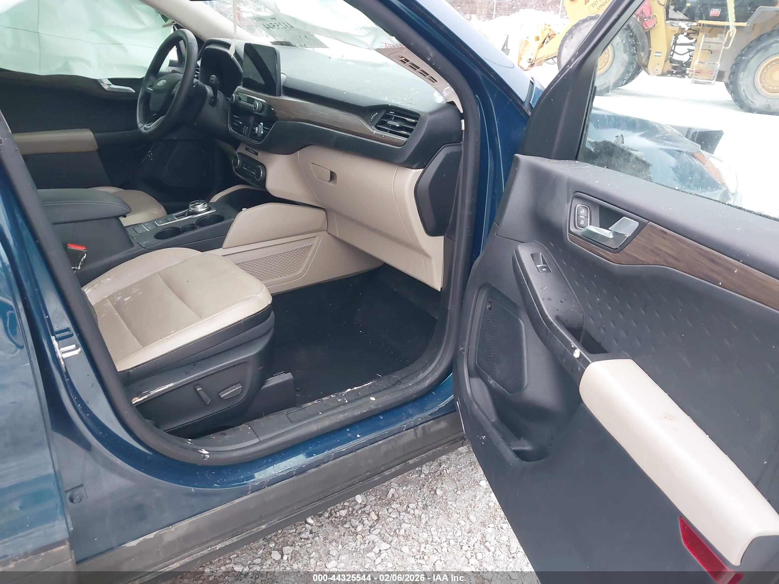 FORD ESCAPE image 5