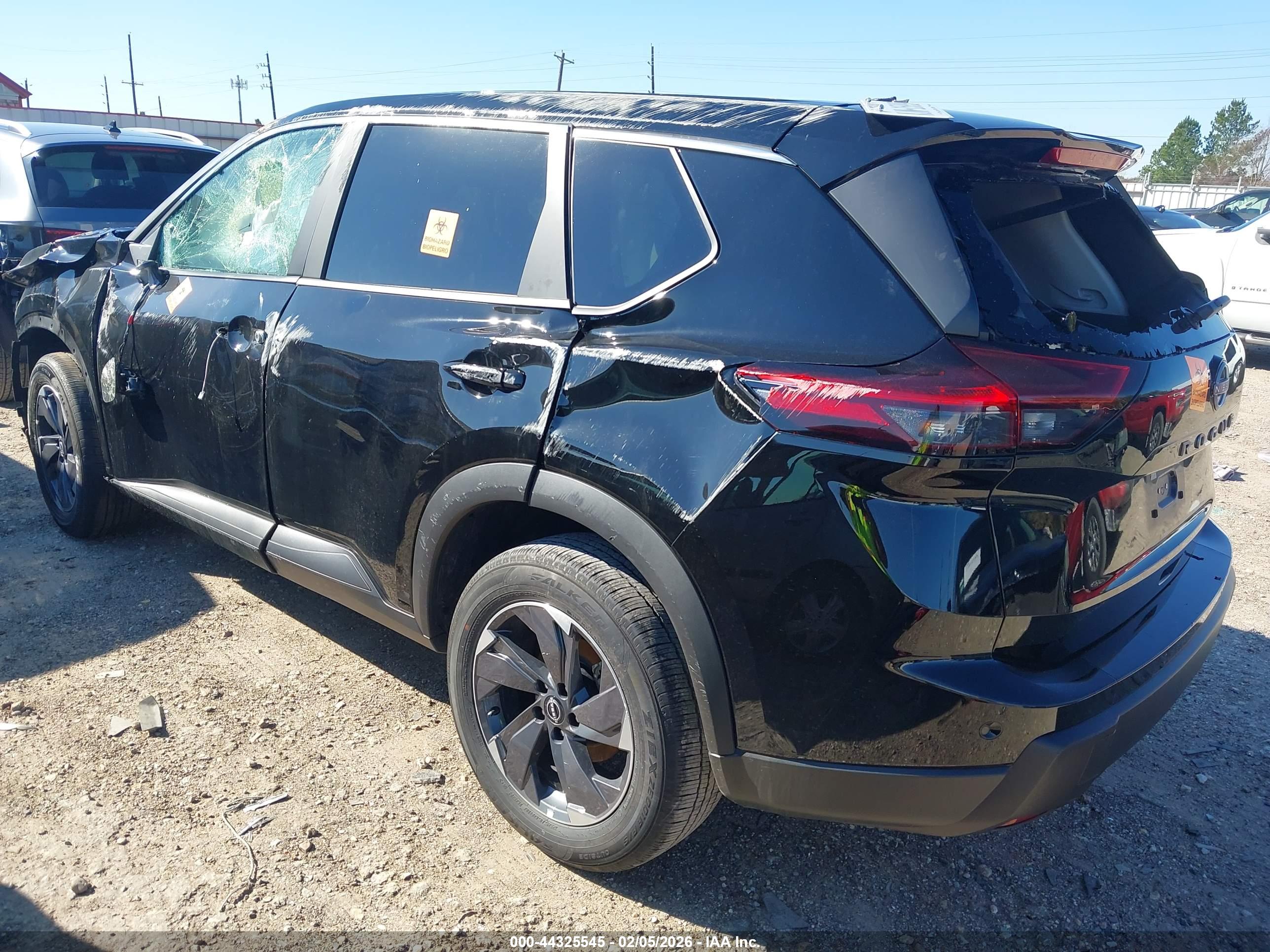 NISSAN ROGUE image 3