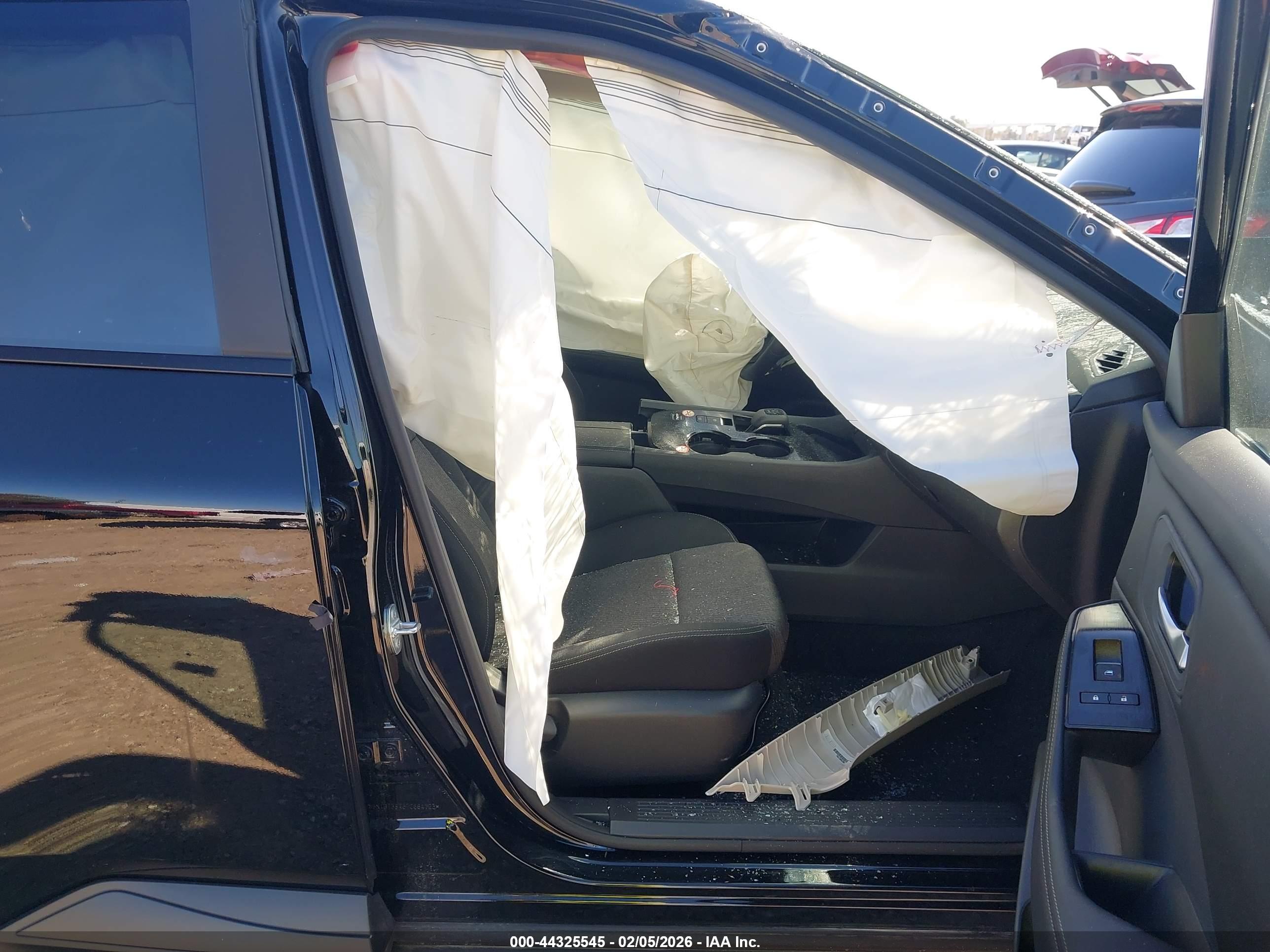 NISSAN ROGUE image 5