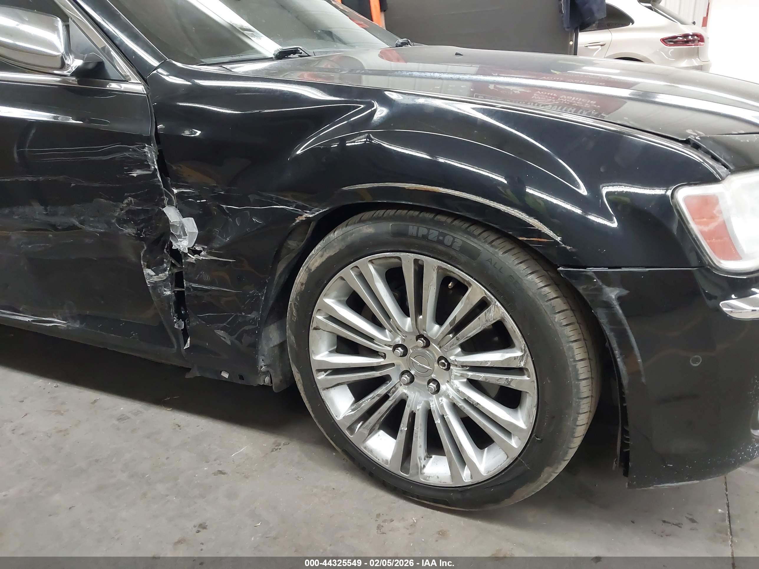 CHRYSLER 300C image 6