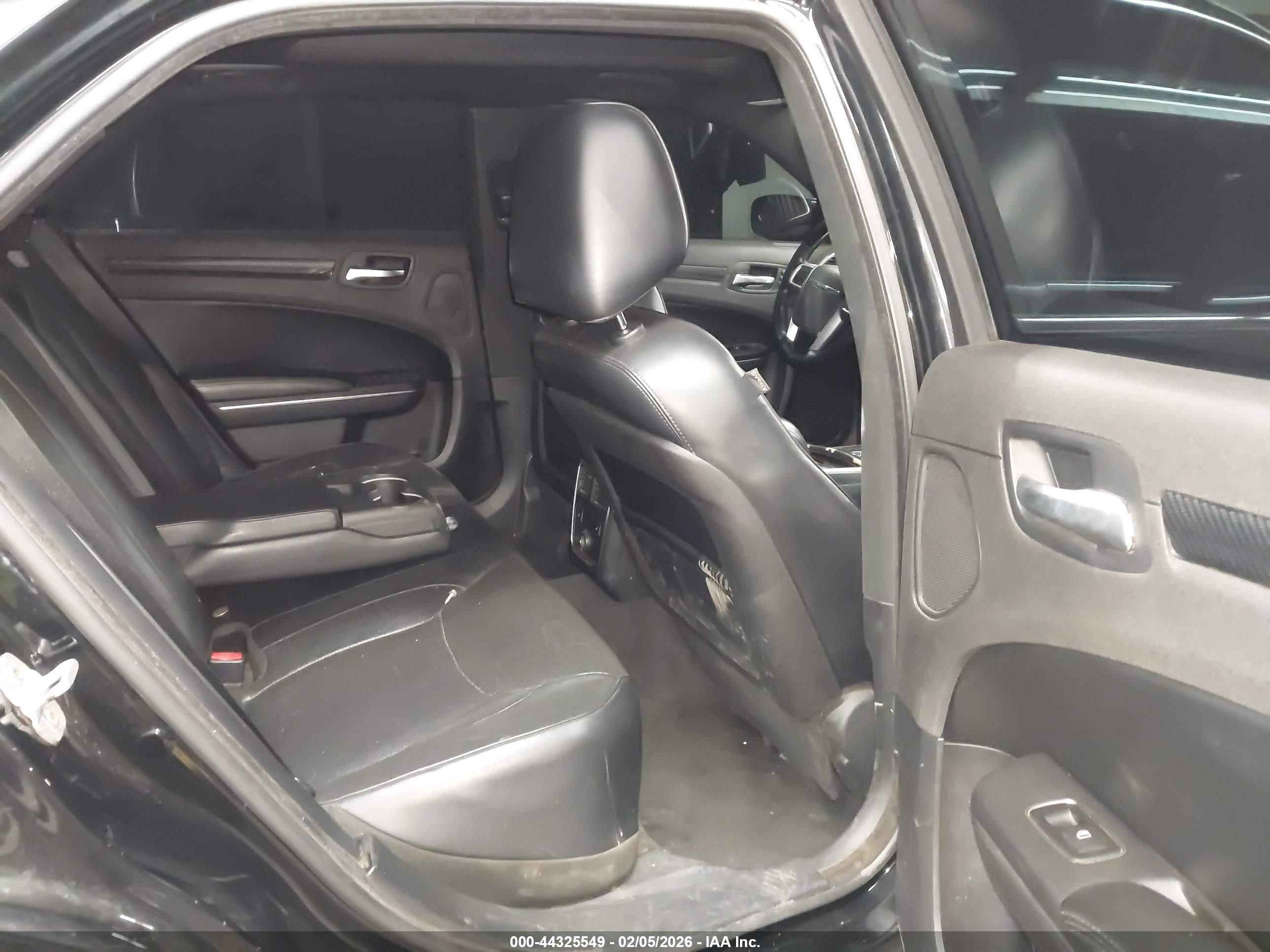 CHRYSLER 300C image 8