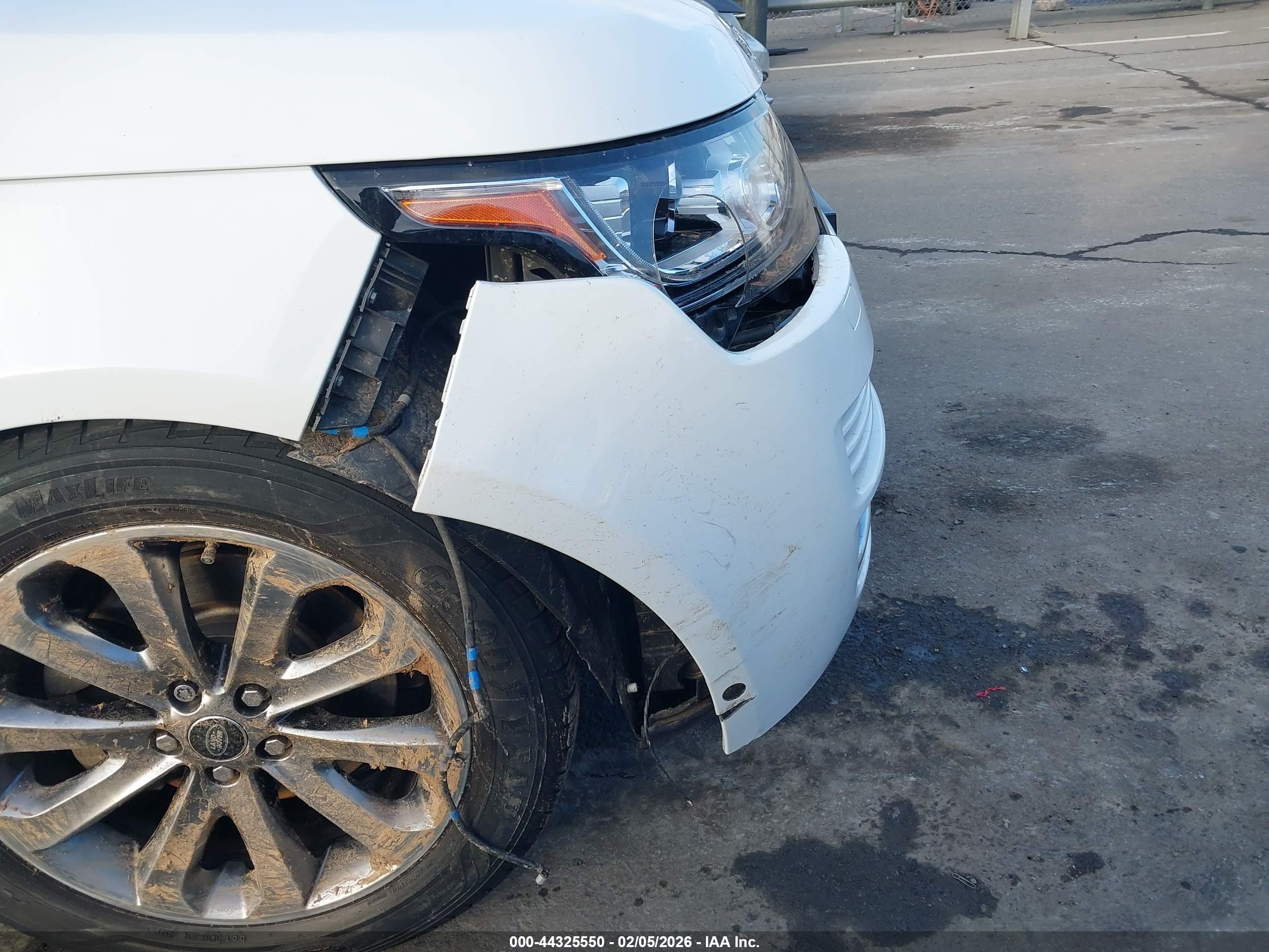 LAND ROVER image 6